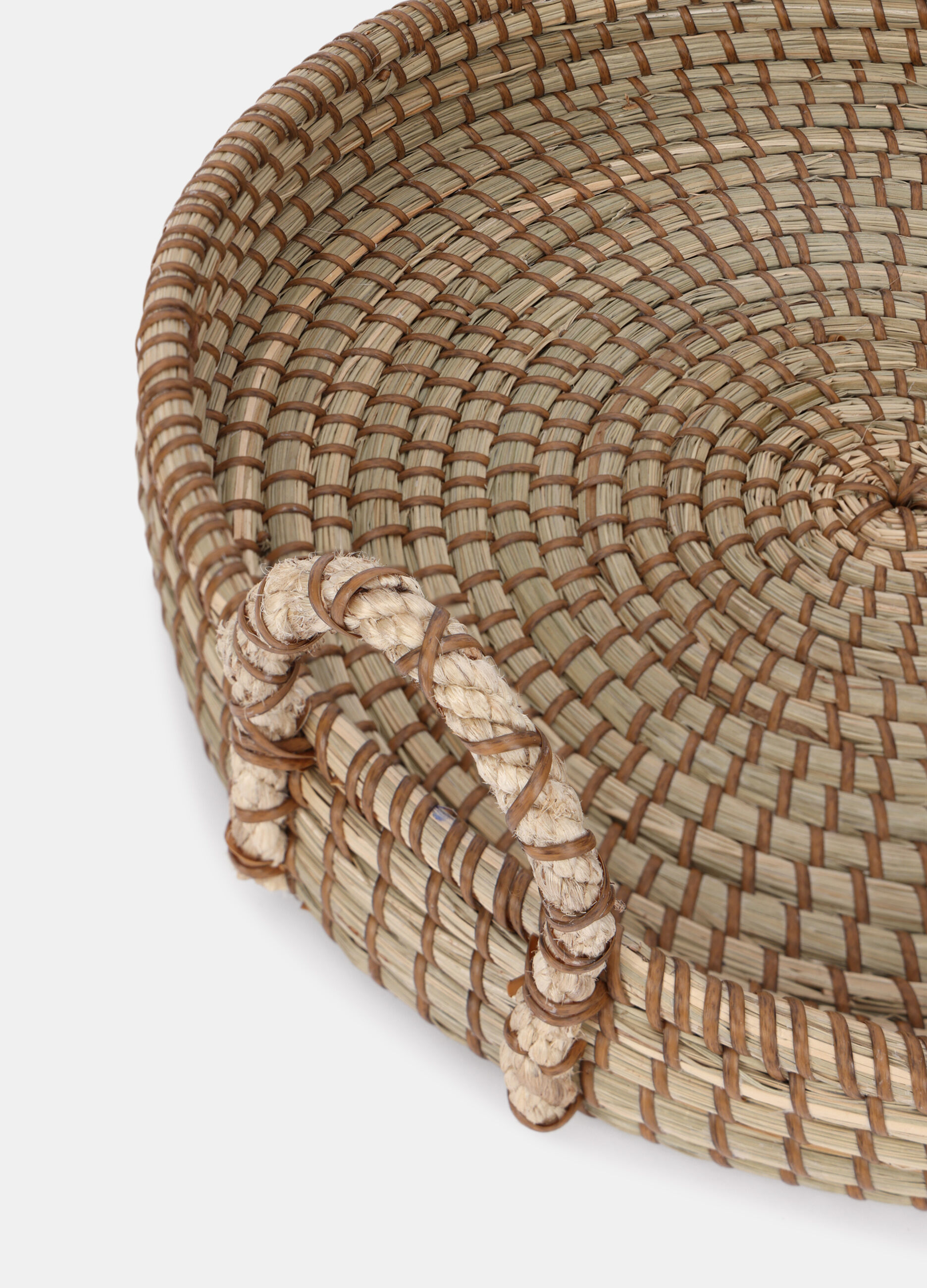 Cesta bassa intrecciata con manici_1