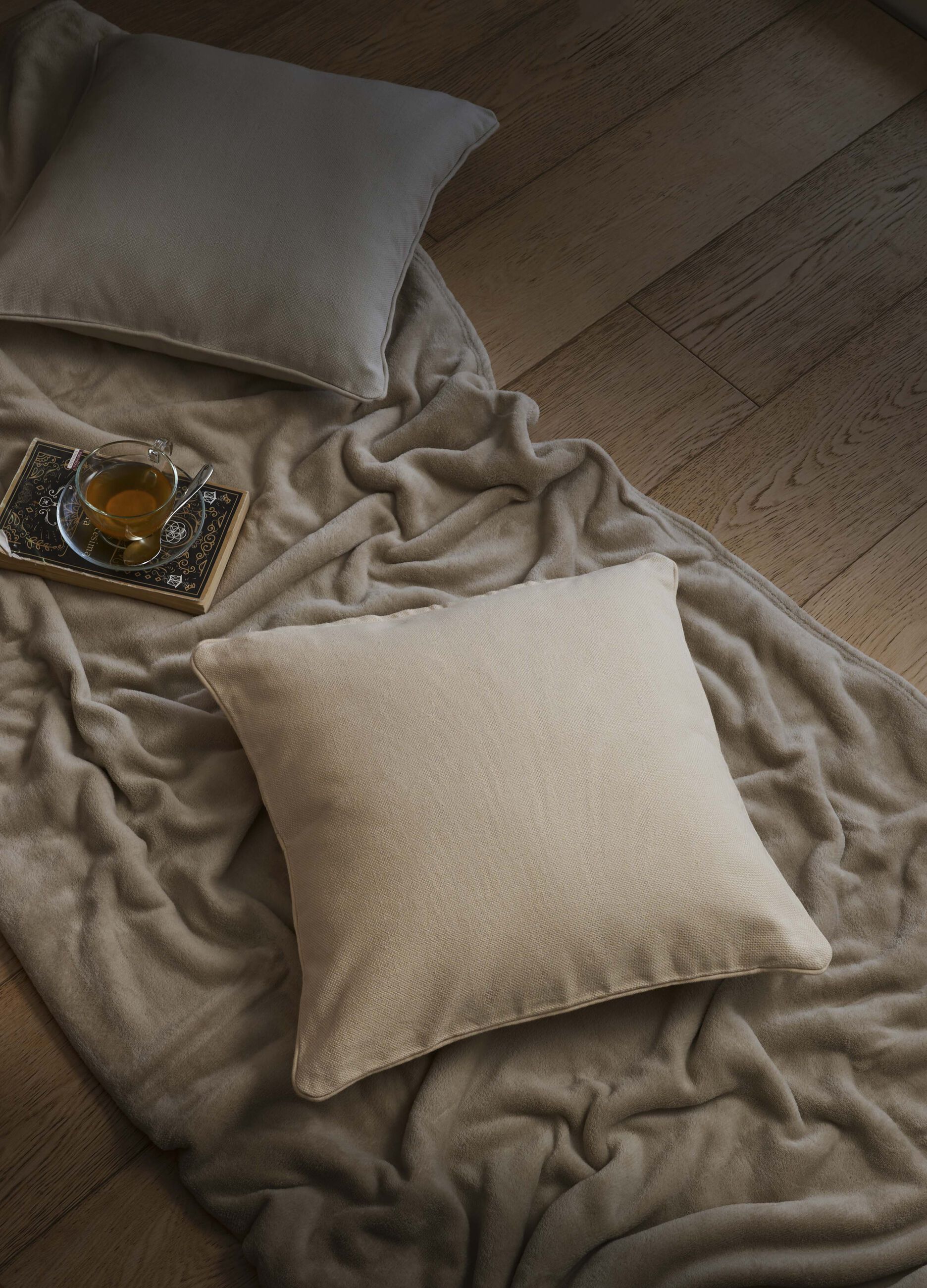 Solid colour cushion cover in 100% cotton_0