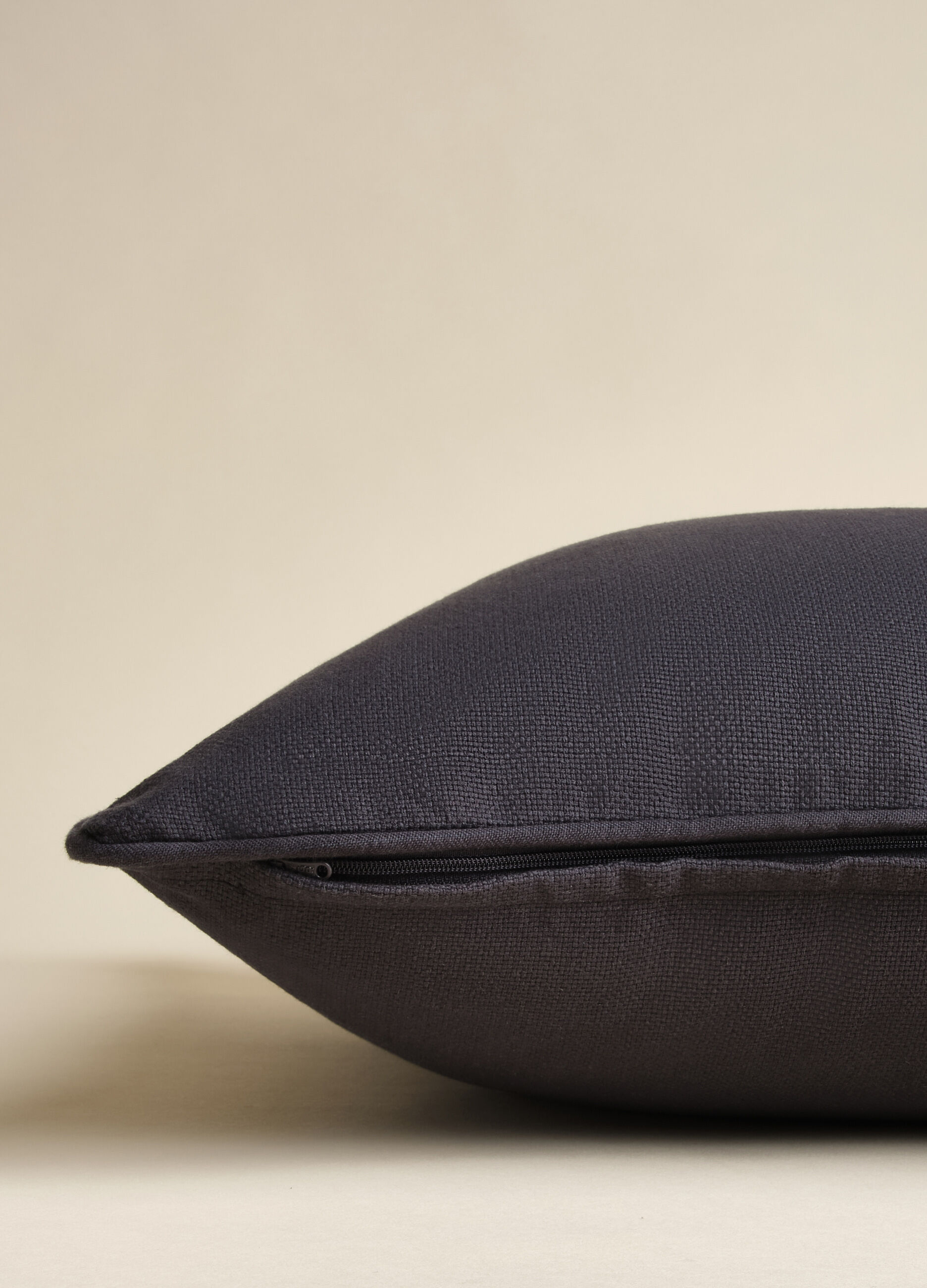 Solid colour cushion cover in 100% cotton_2