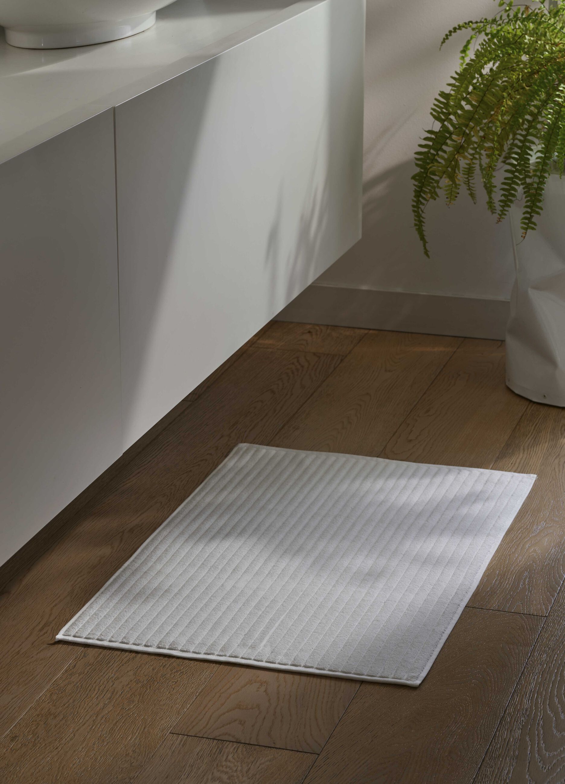 Tappeto in puro cotone jacquard a righe Made in Portugal