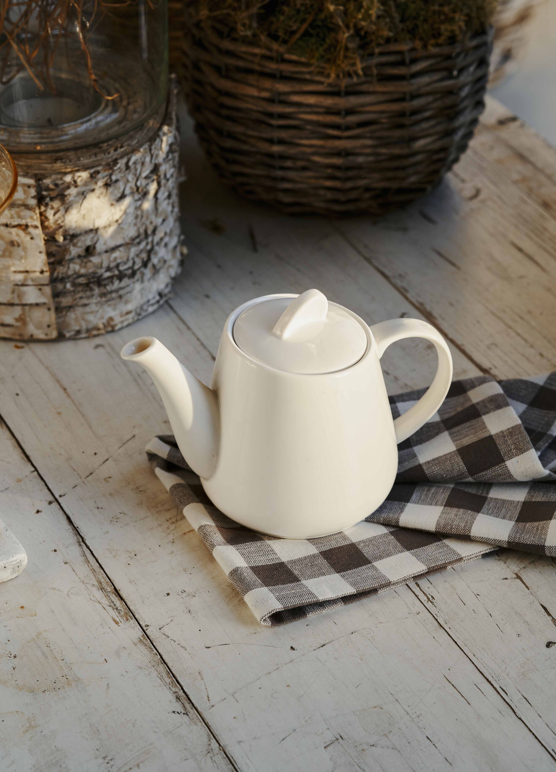 Perla teapot in porcelain_0