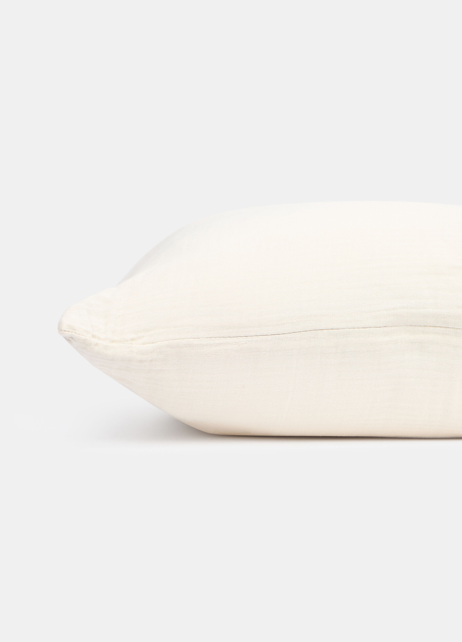 Square padded cushion with removable cover_1