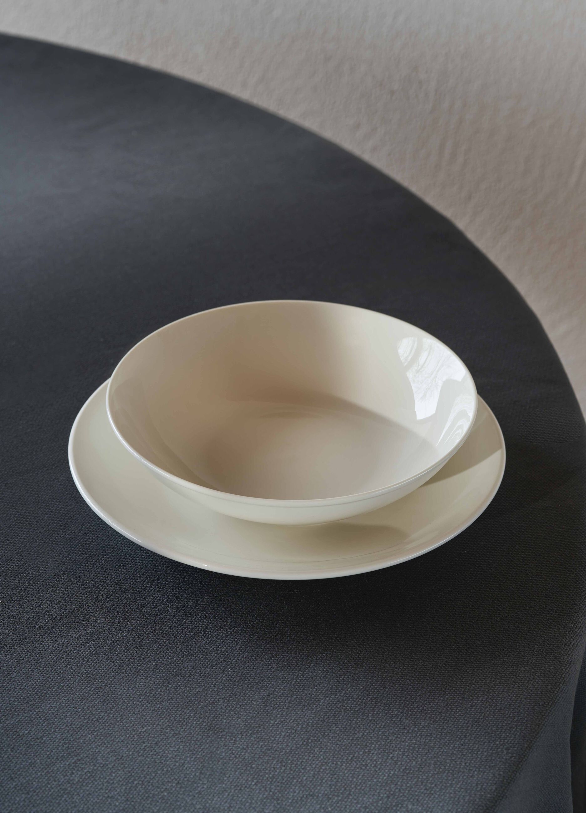 Soup bowl in porcelain_0