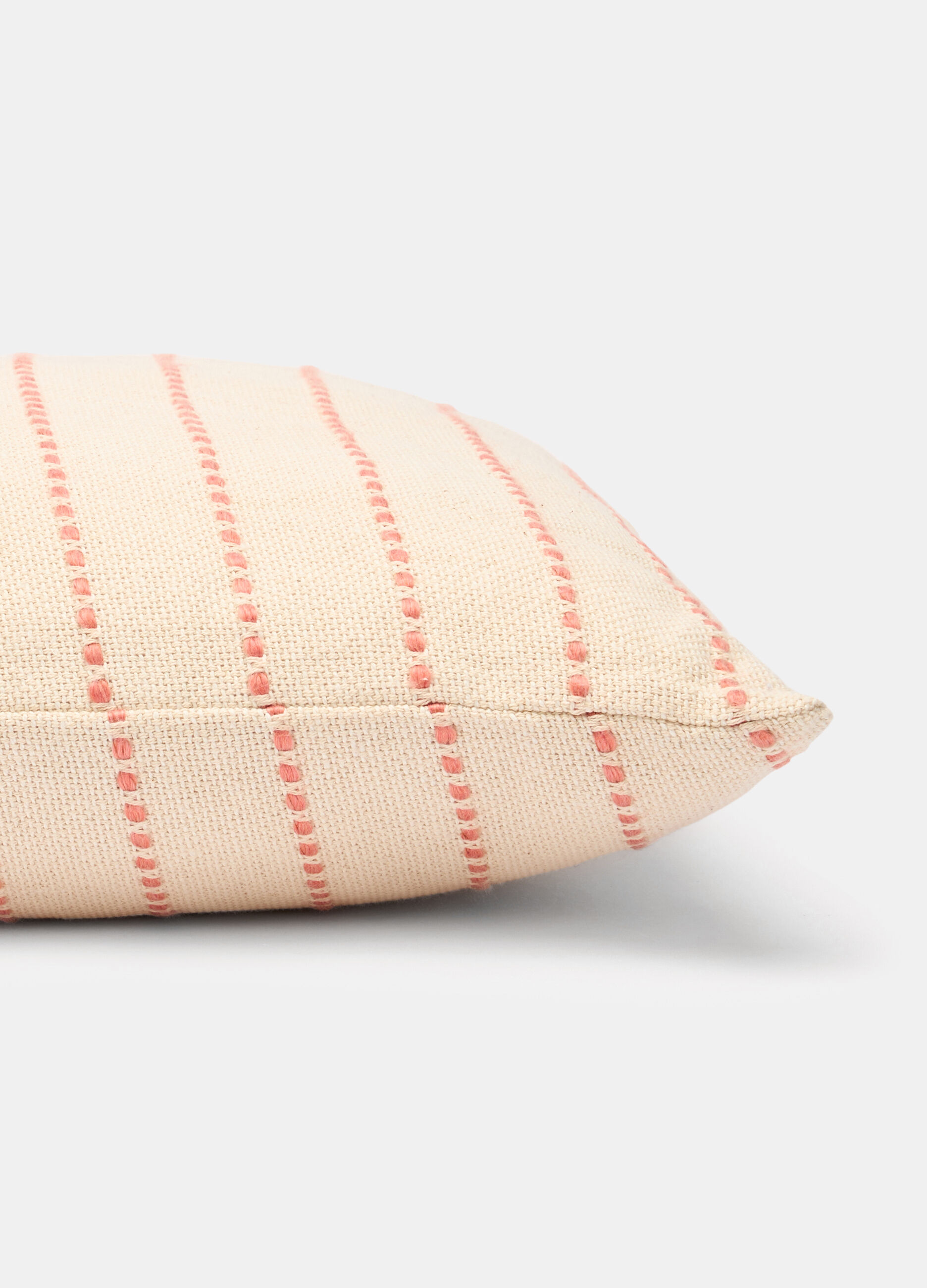 Square filled cushion in cotton blend_1