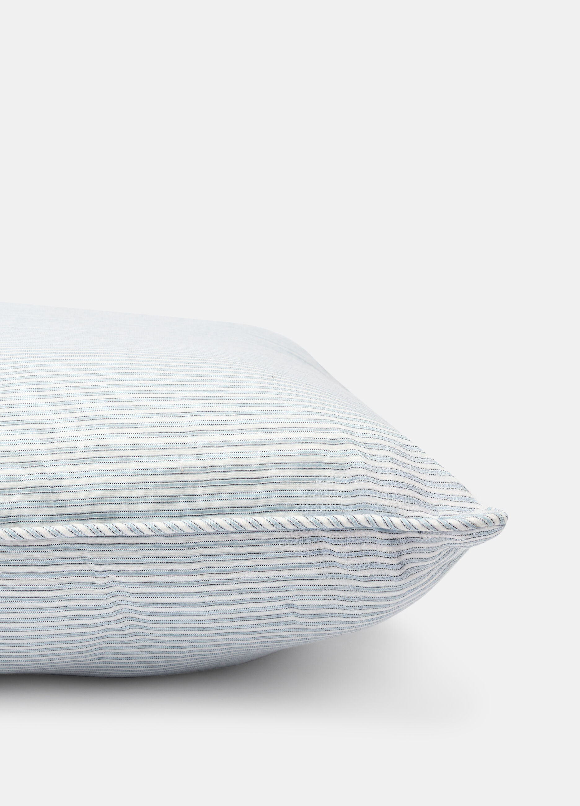 Square cushion with stripes_1