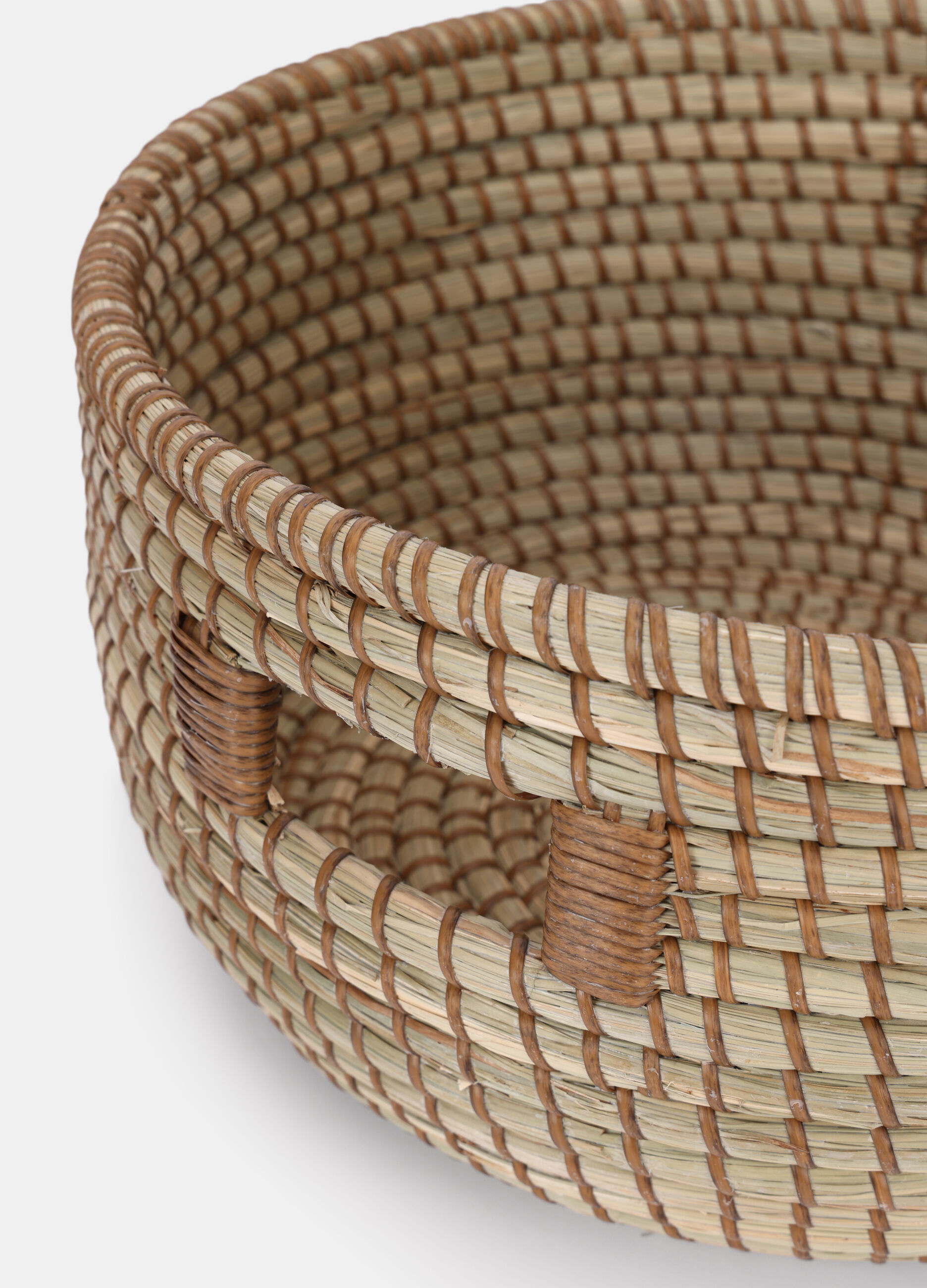 Cesta alta intrecciata con manici_1