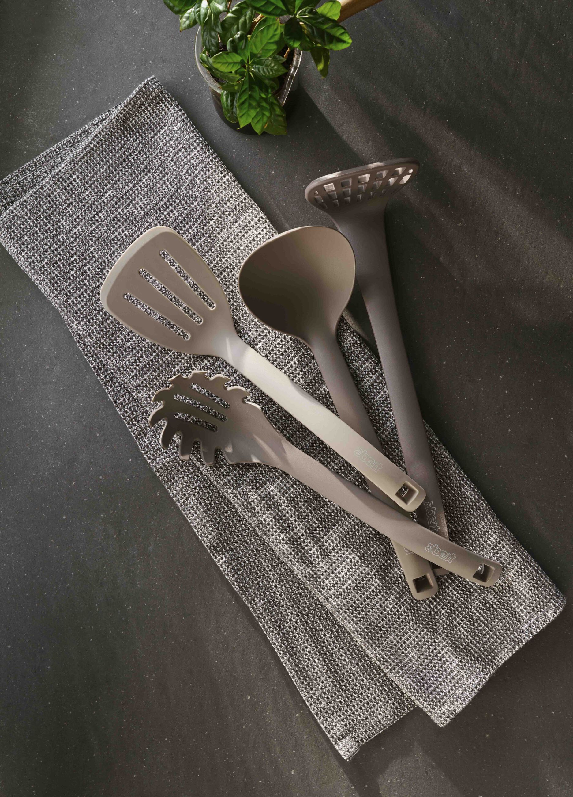 Set utensili da cucina in plastica