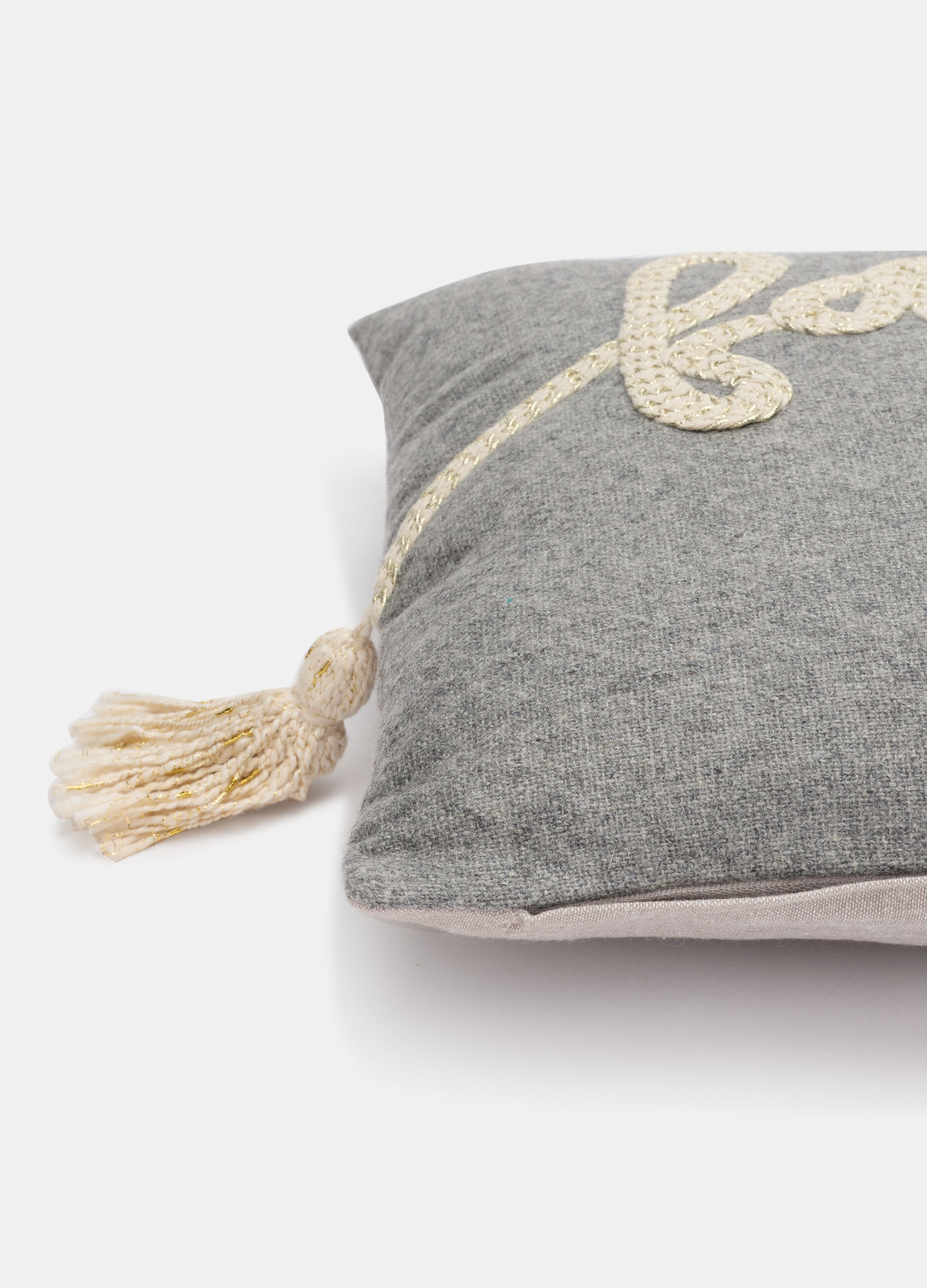 Cuscino rettangolare con nappe_1