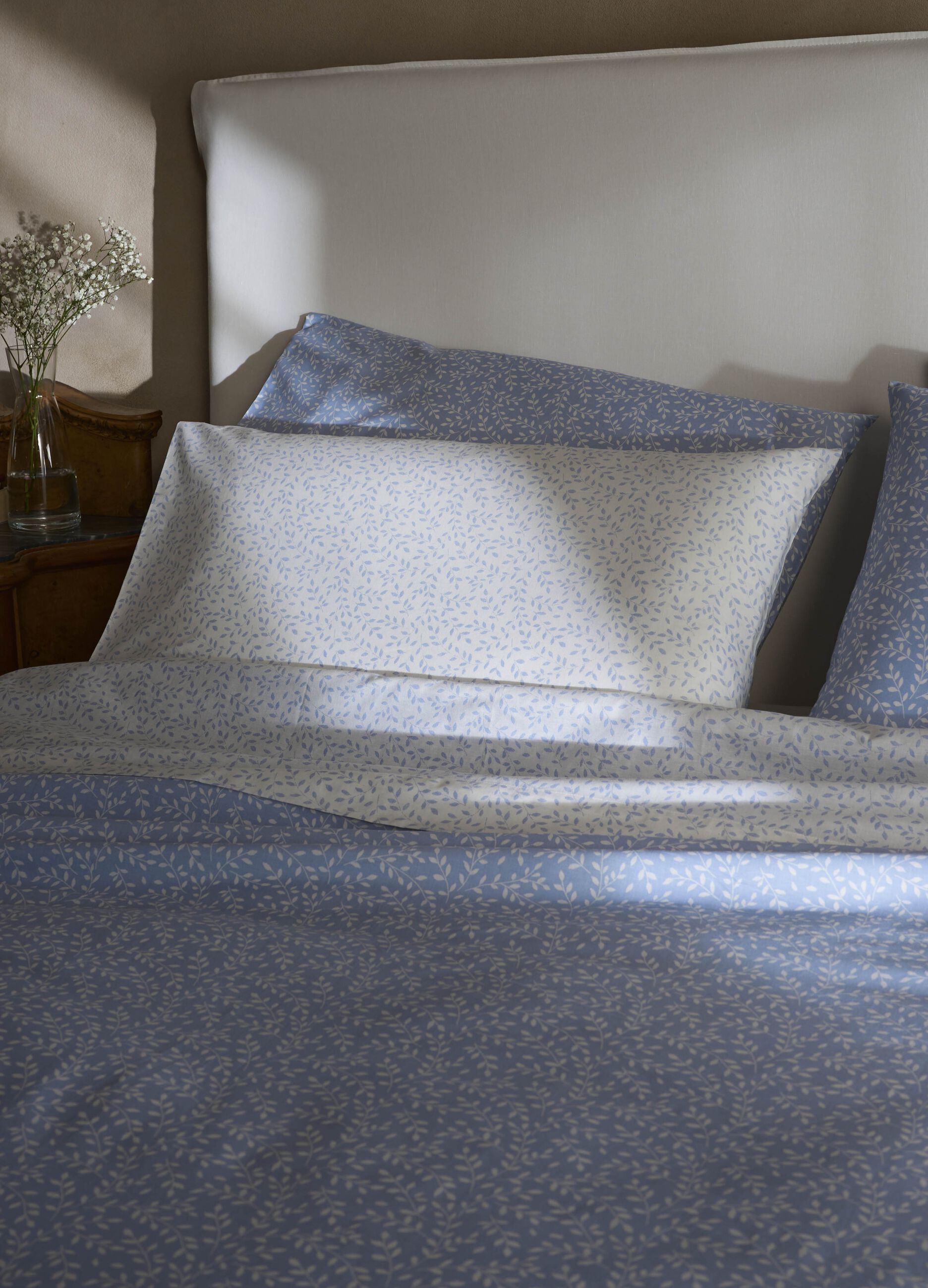 Cotton pillowcase with floral print_0