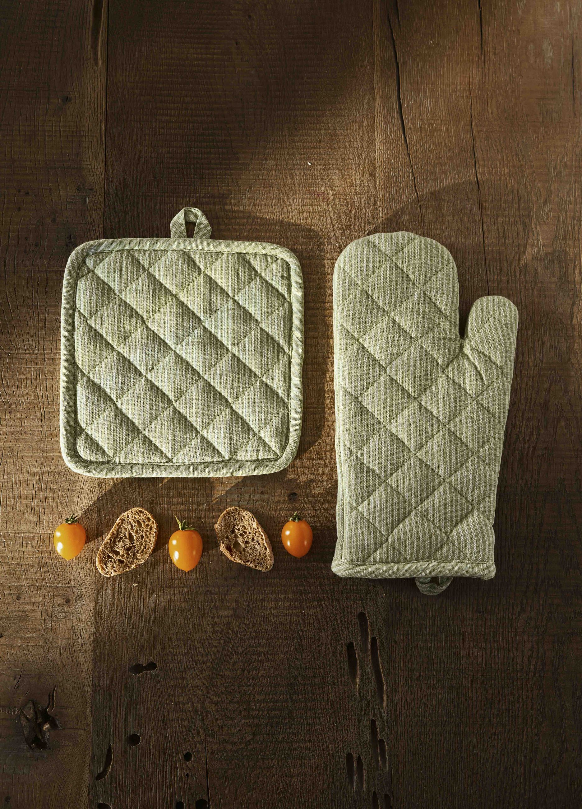 Two-pack with 1 pot holder and 1 oven glove_0