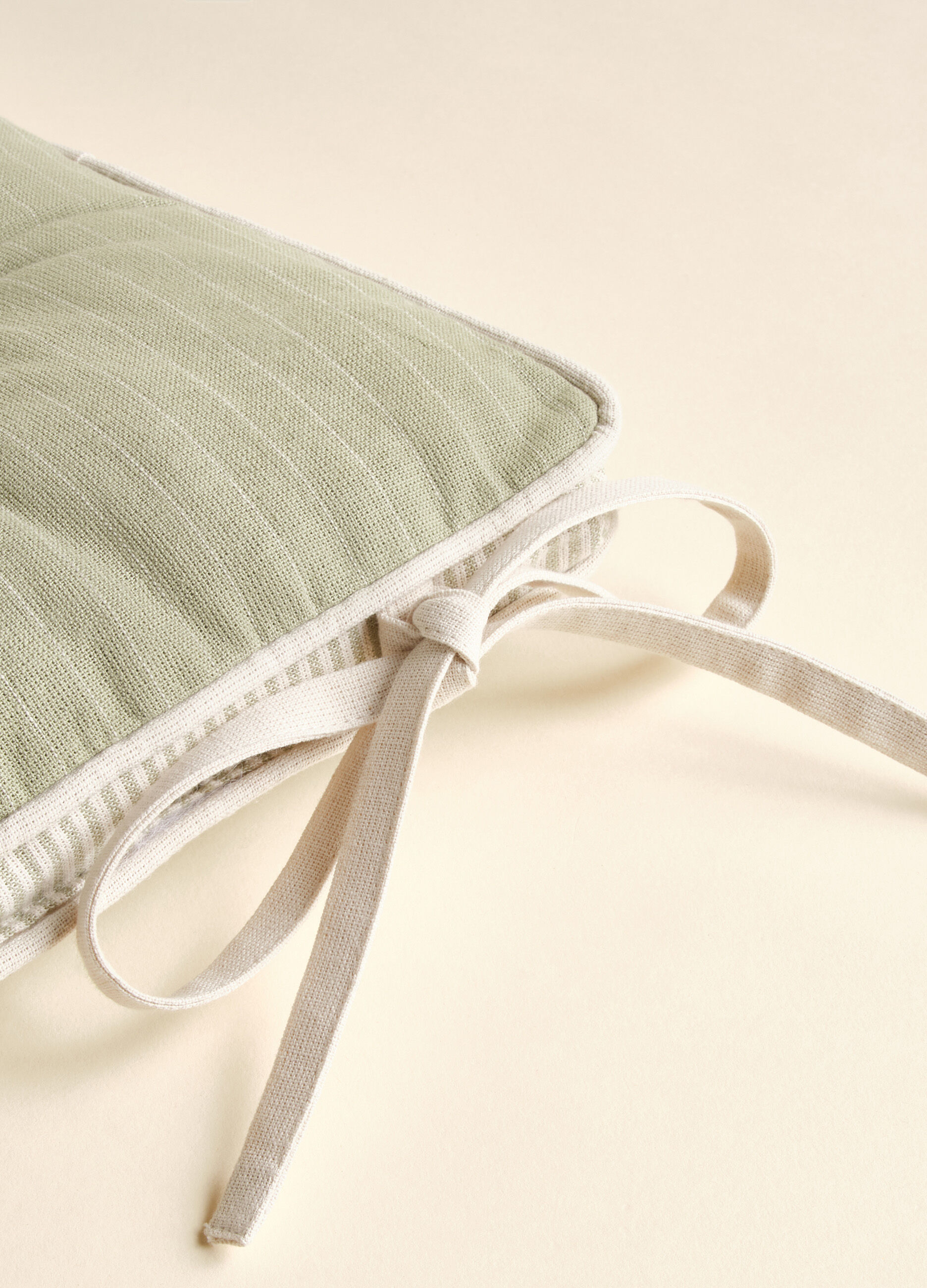 Cuscino coprisedia a righe quadrato