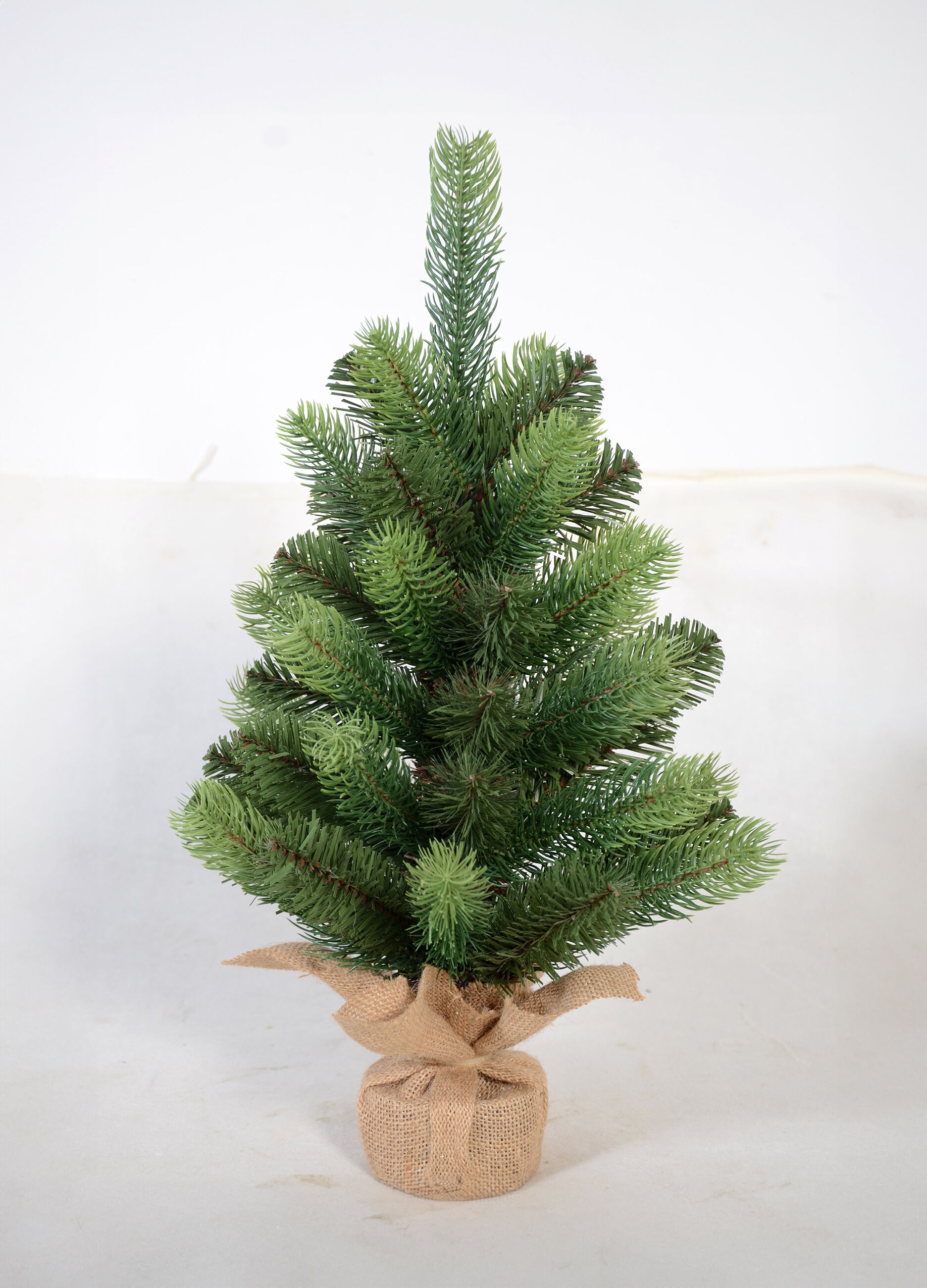 Albero di Natale piccolo con base in iuta_0