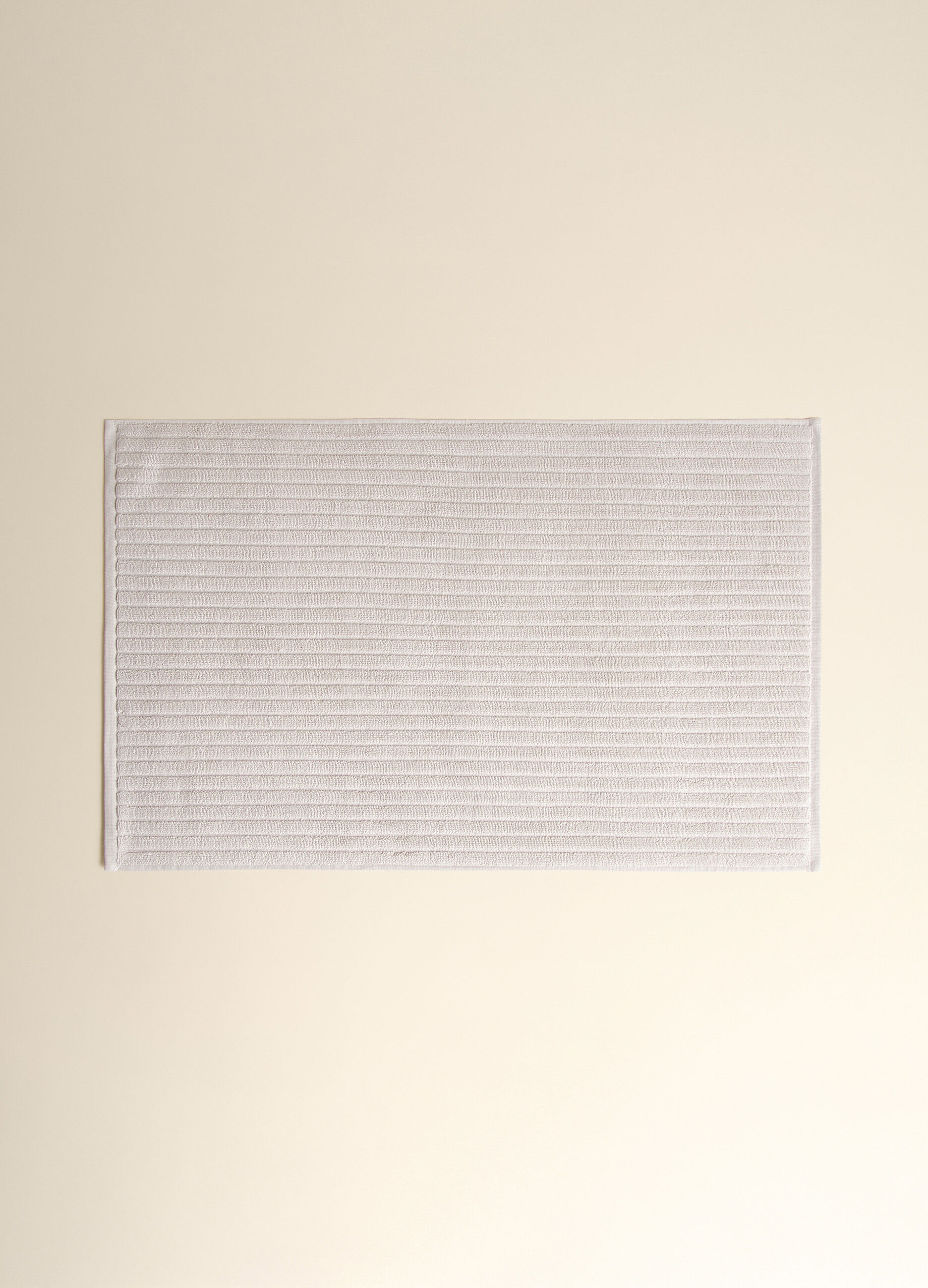 Tappeto in puro cotone jacquard a righe Made in Portugal_1