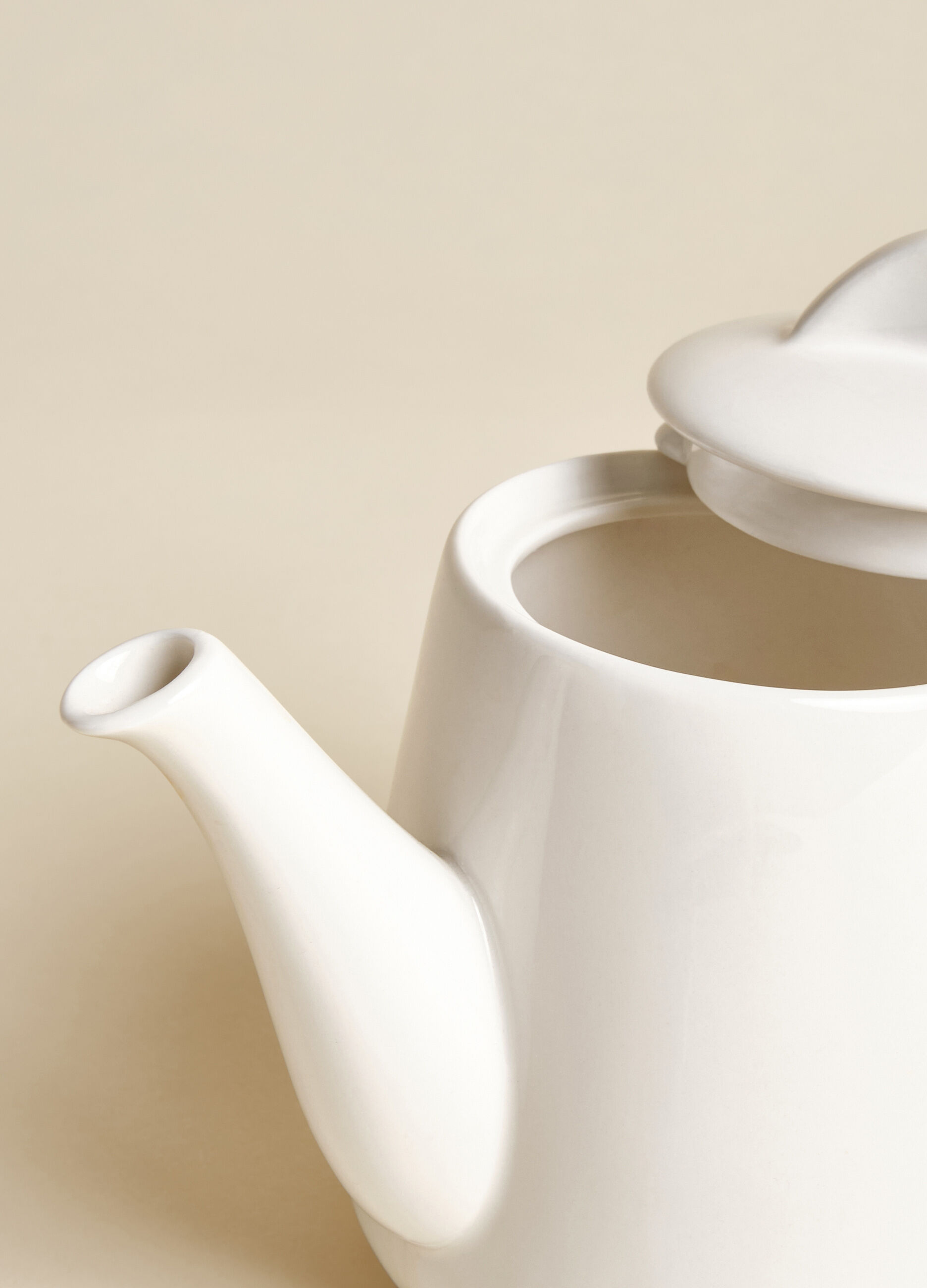 Perla teapot in porcelain_2