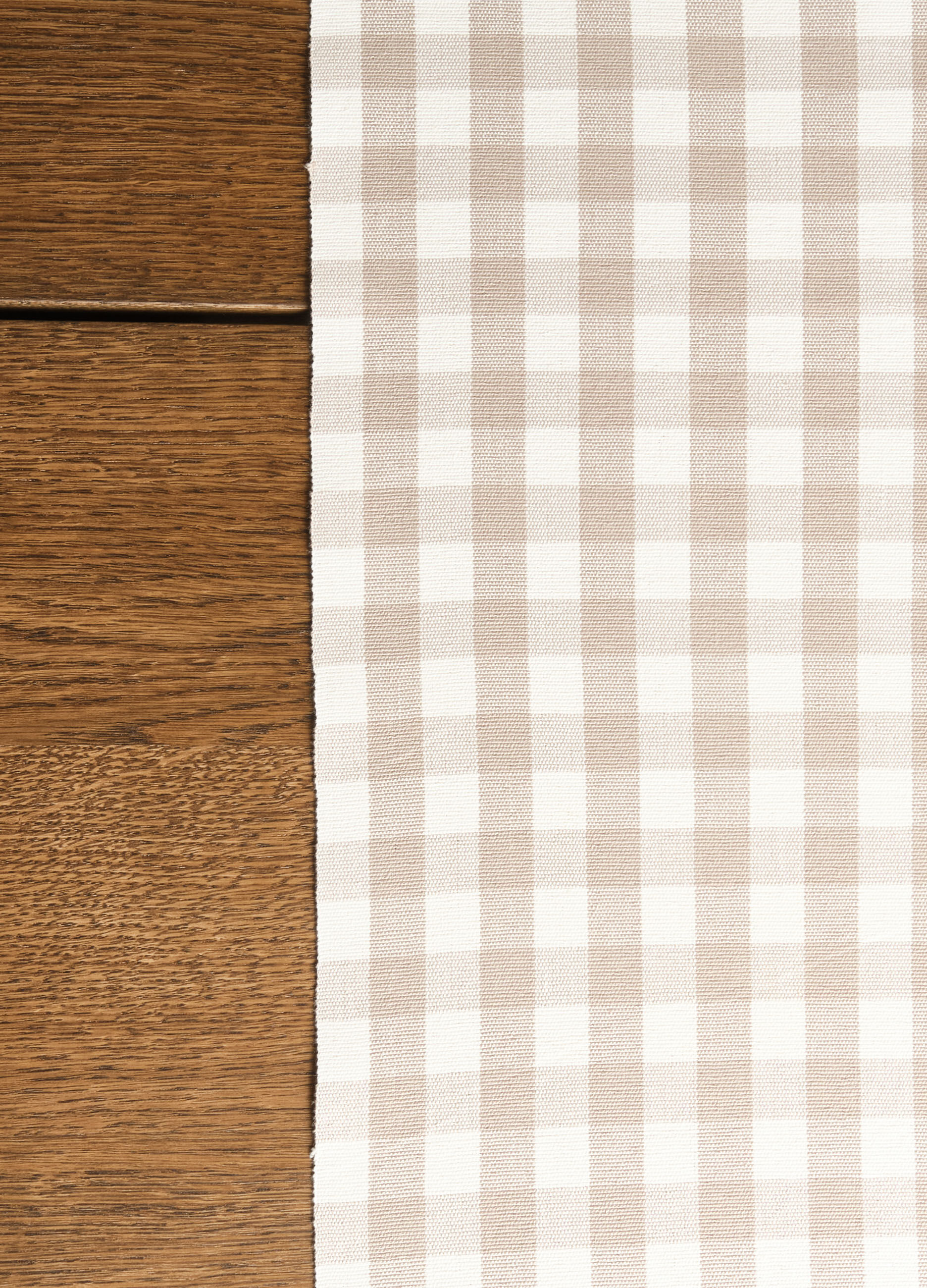 Checked cotton runner