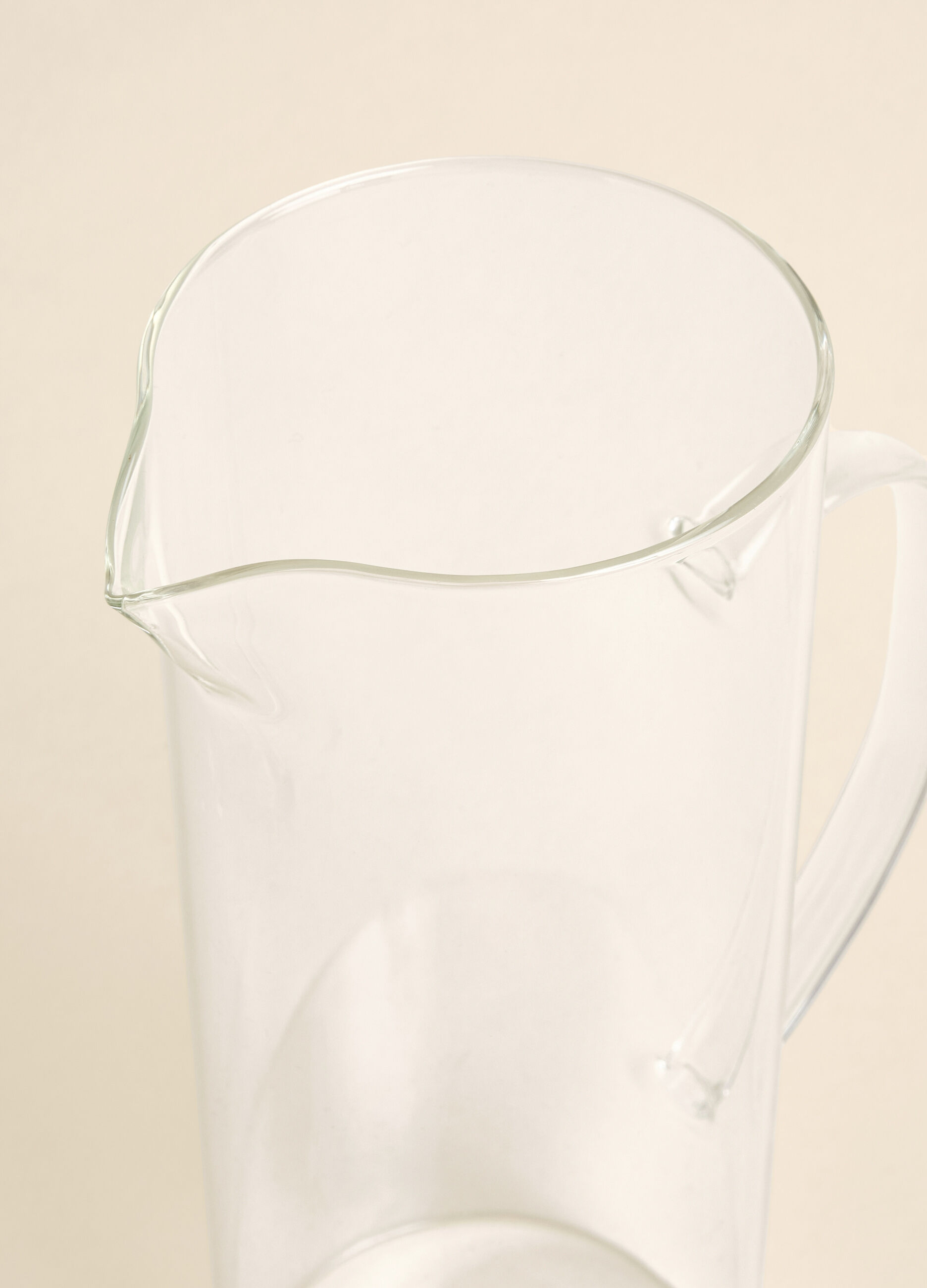 Kitchen jug with handle_2