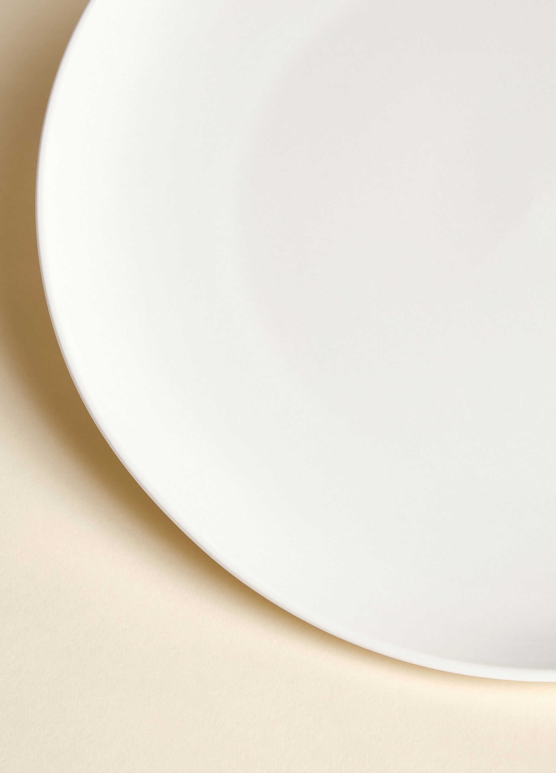 Round Pearl Coupe in porcelain_2