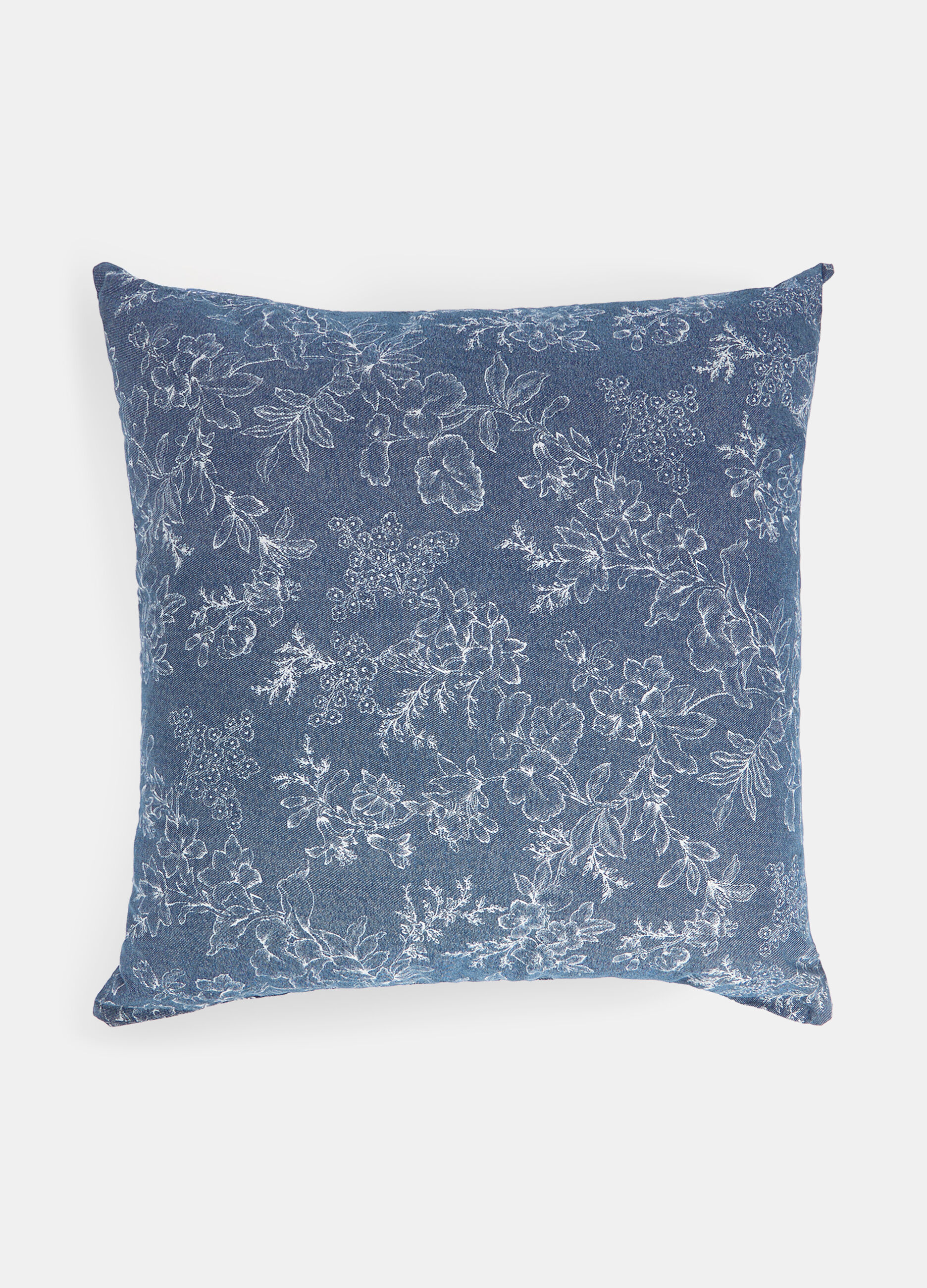 Square padded cushion in garment-washed fabric_0