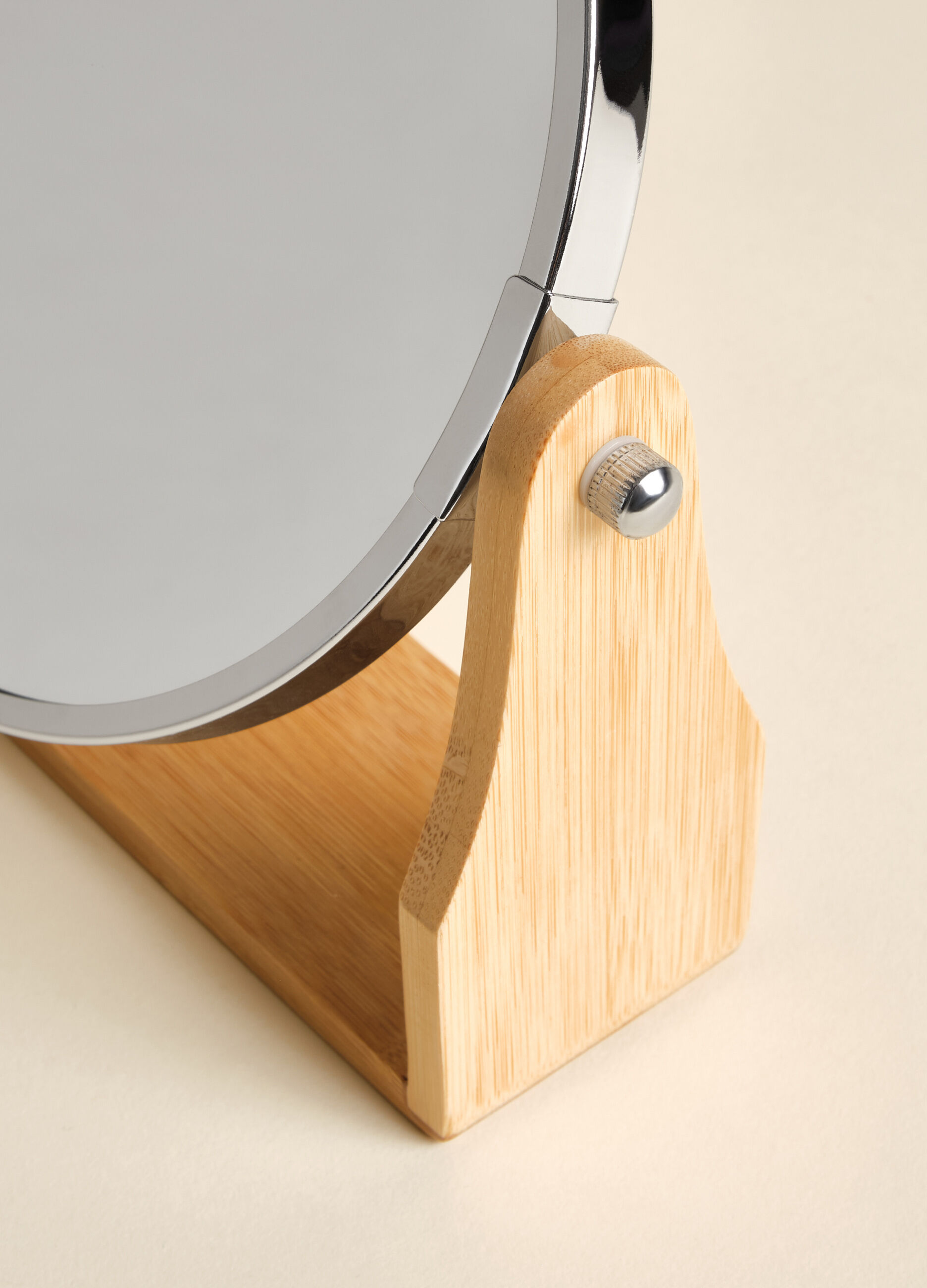 Specchio rotondo con base in bamboo_2