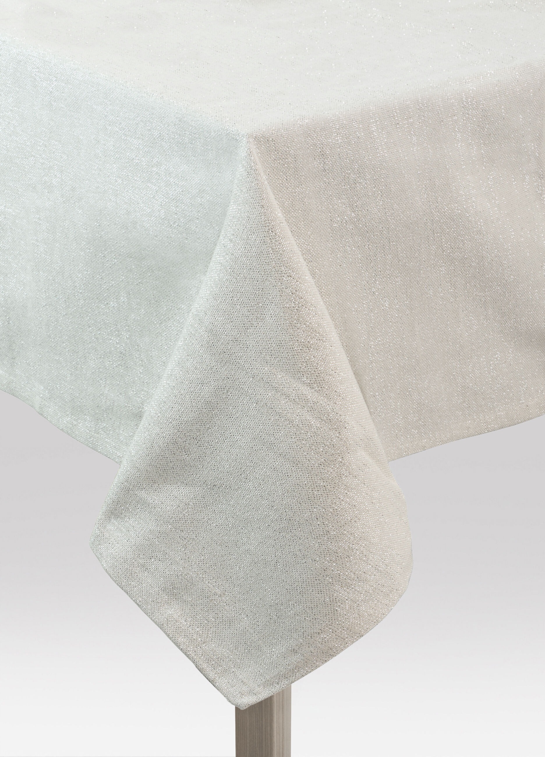 Tovaglia 12 posti con riflessi dorati_0