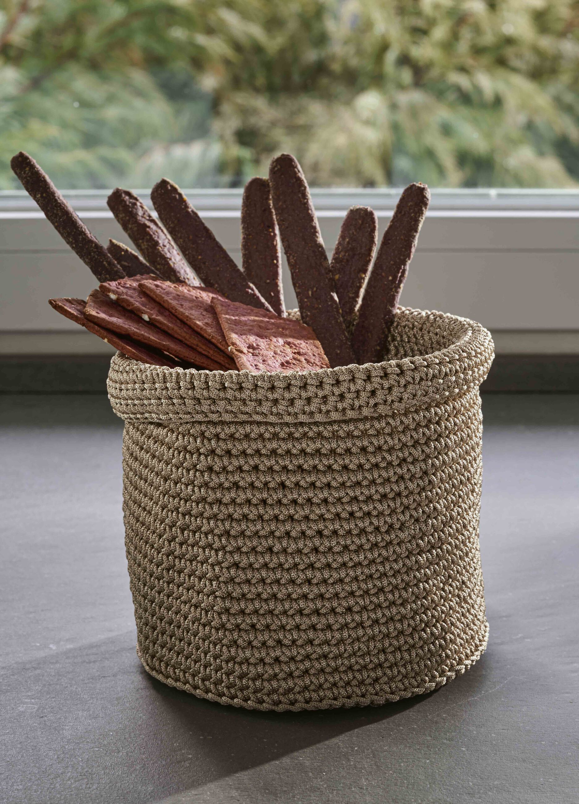 Cesto portaoggetti in tessuto intrecciato_0