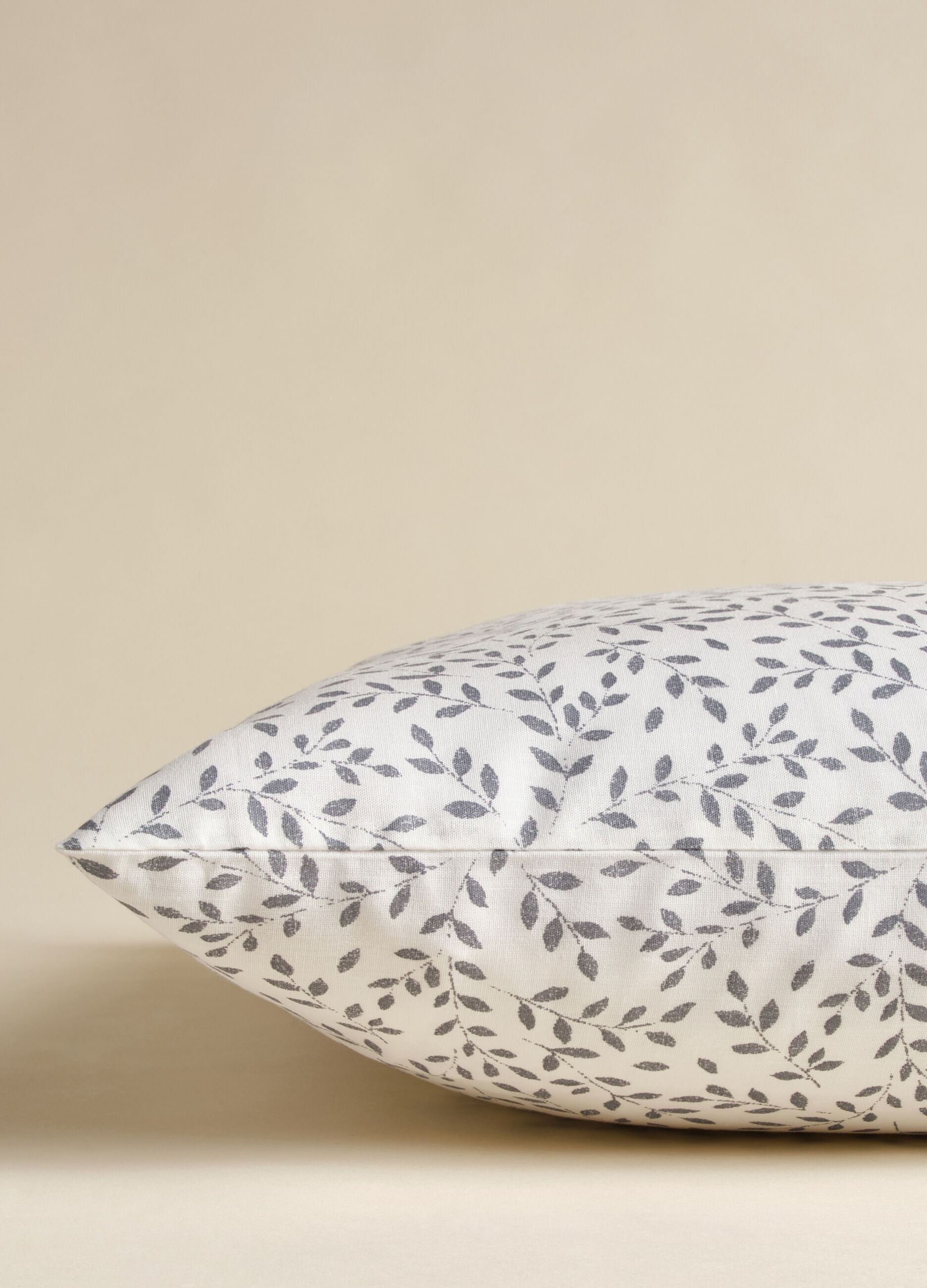 Cotton pillowcase with floral print_1