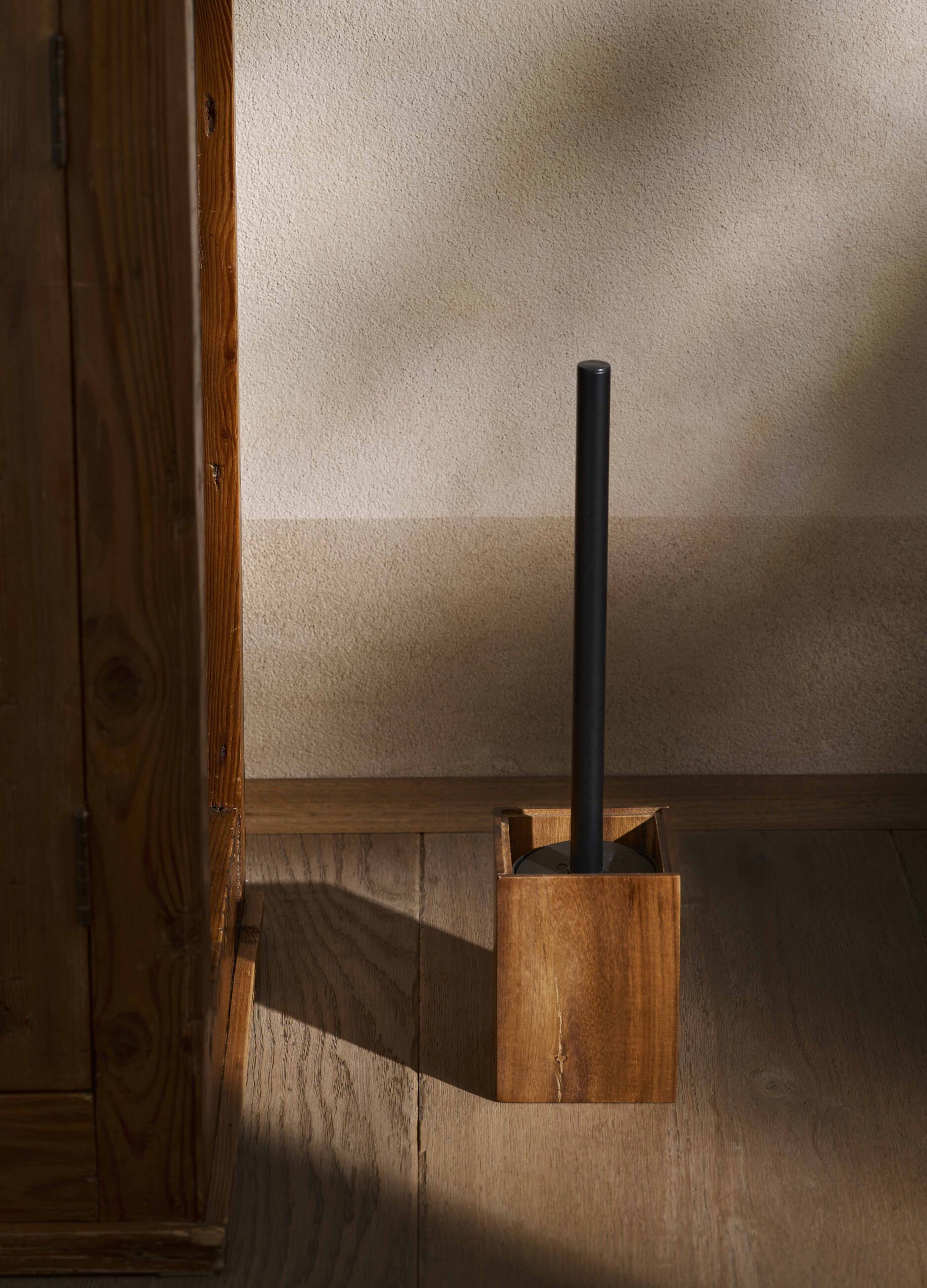 Contenitore scopino in legno di acacia_0