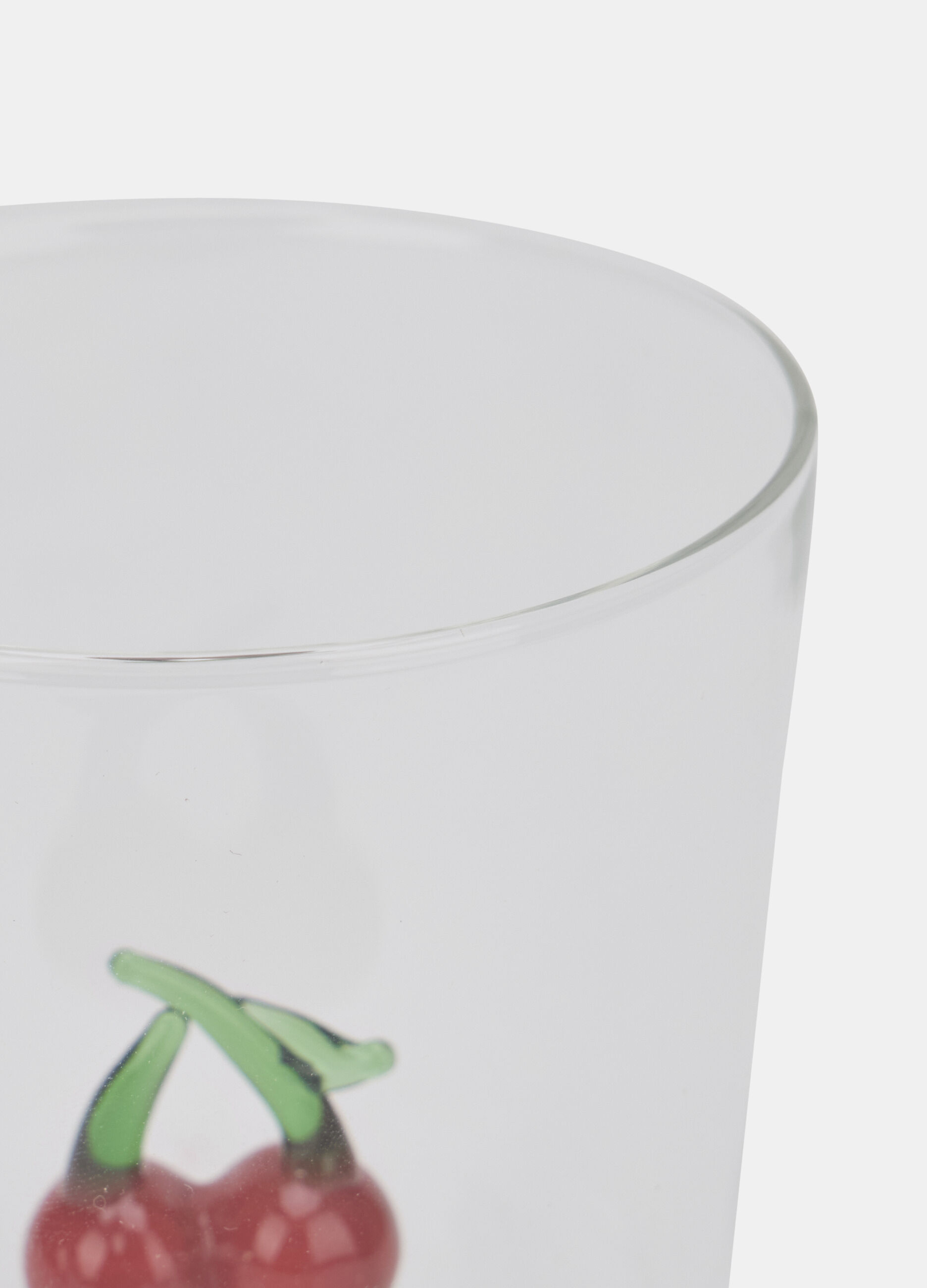 Bicchiere in vetro con ciliegie_1