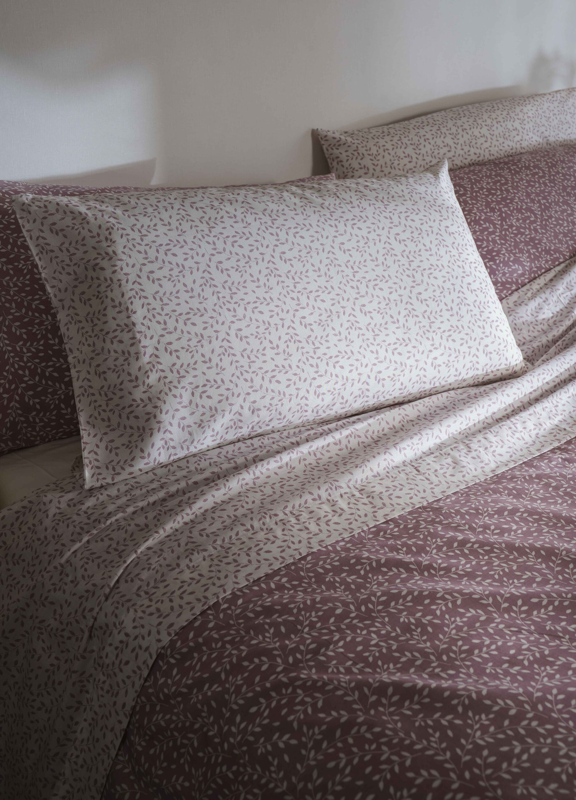 Cotton pillowcase with floral print_0