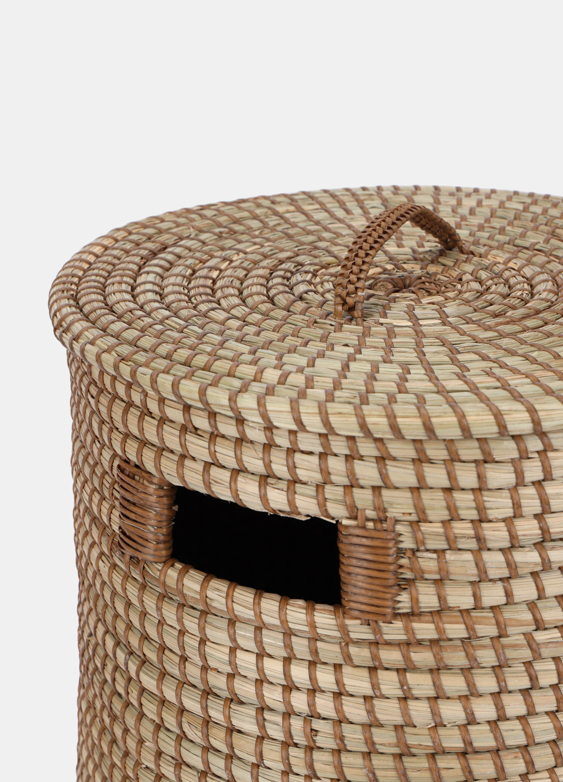 Cesta portabiancheria intrecciata con coperchio_1