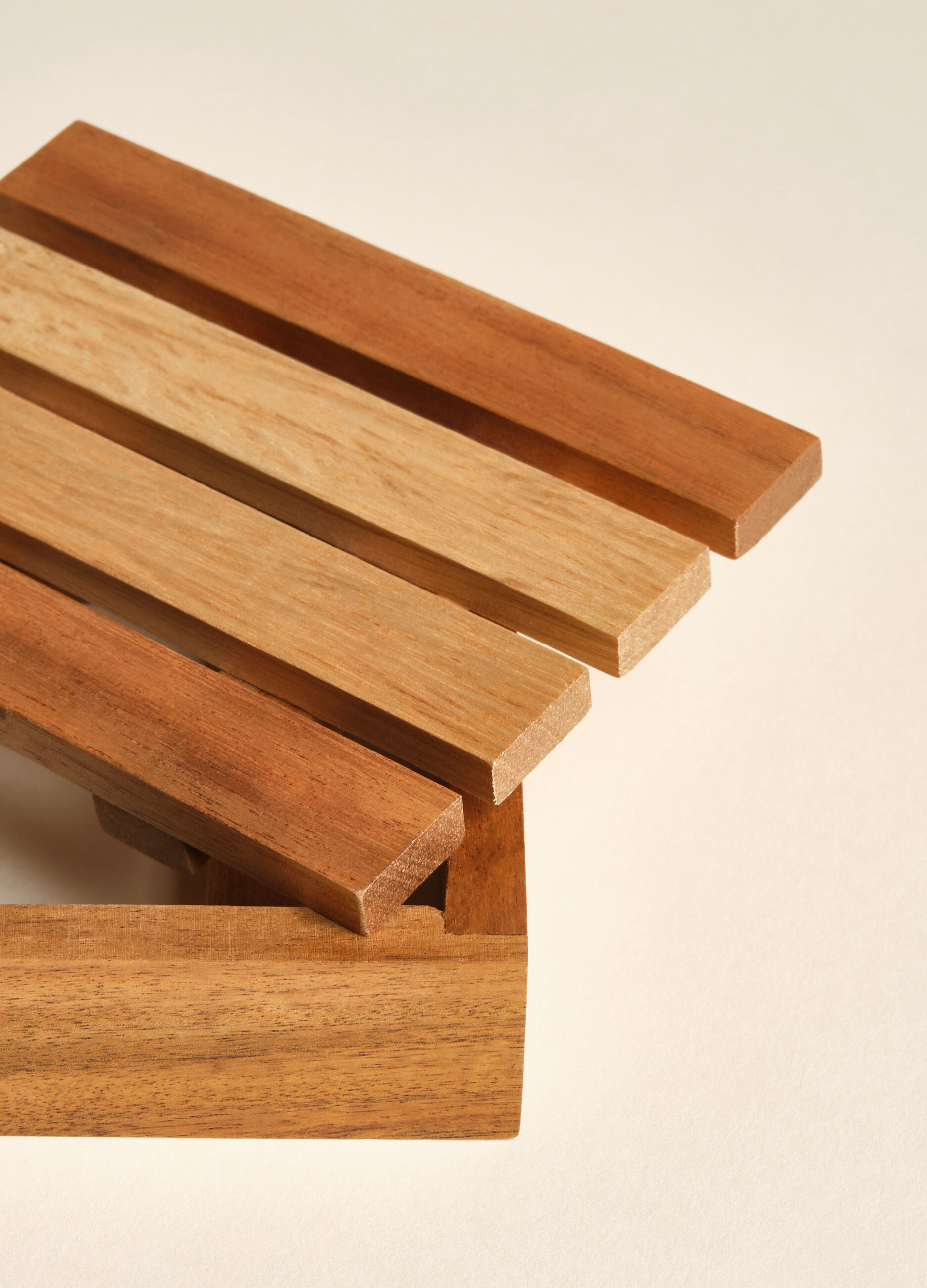 Piatto portasapone in legno di acacia_2