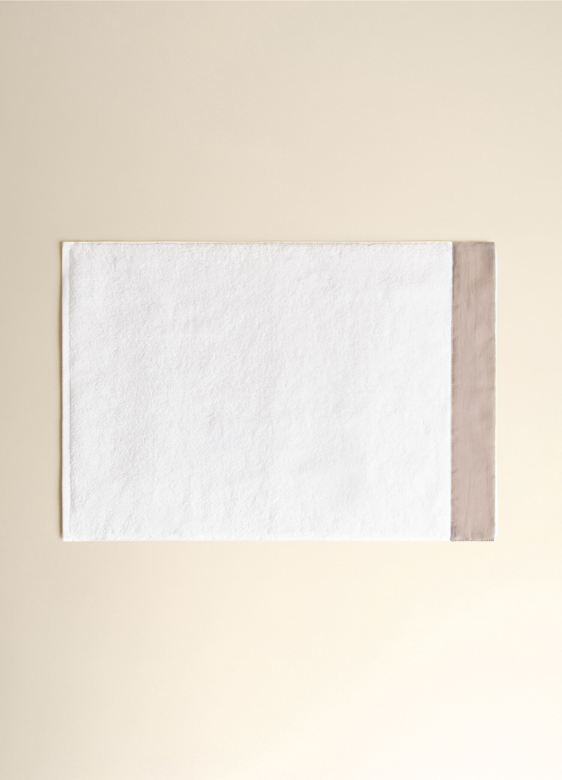 Face towel in 100% cotton with linen trim_2