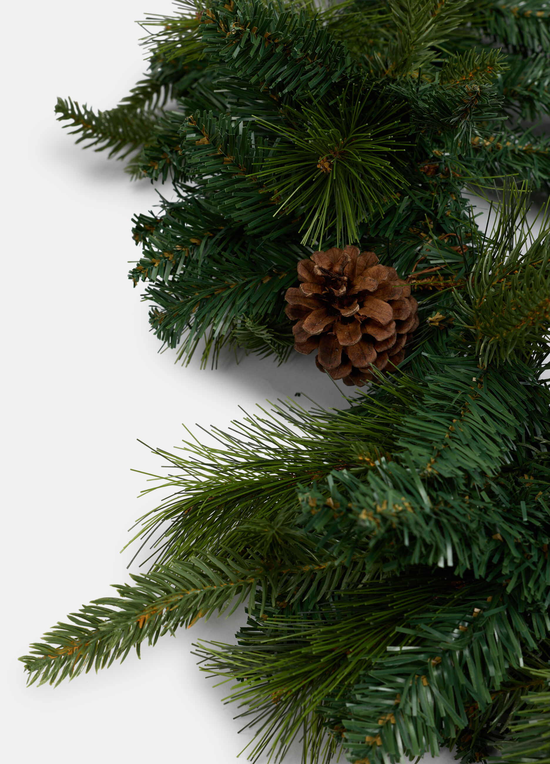 Festone di Natale con rami e pigne_1