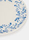 Piatto piano con conirce floreale blu_1