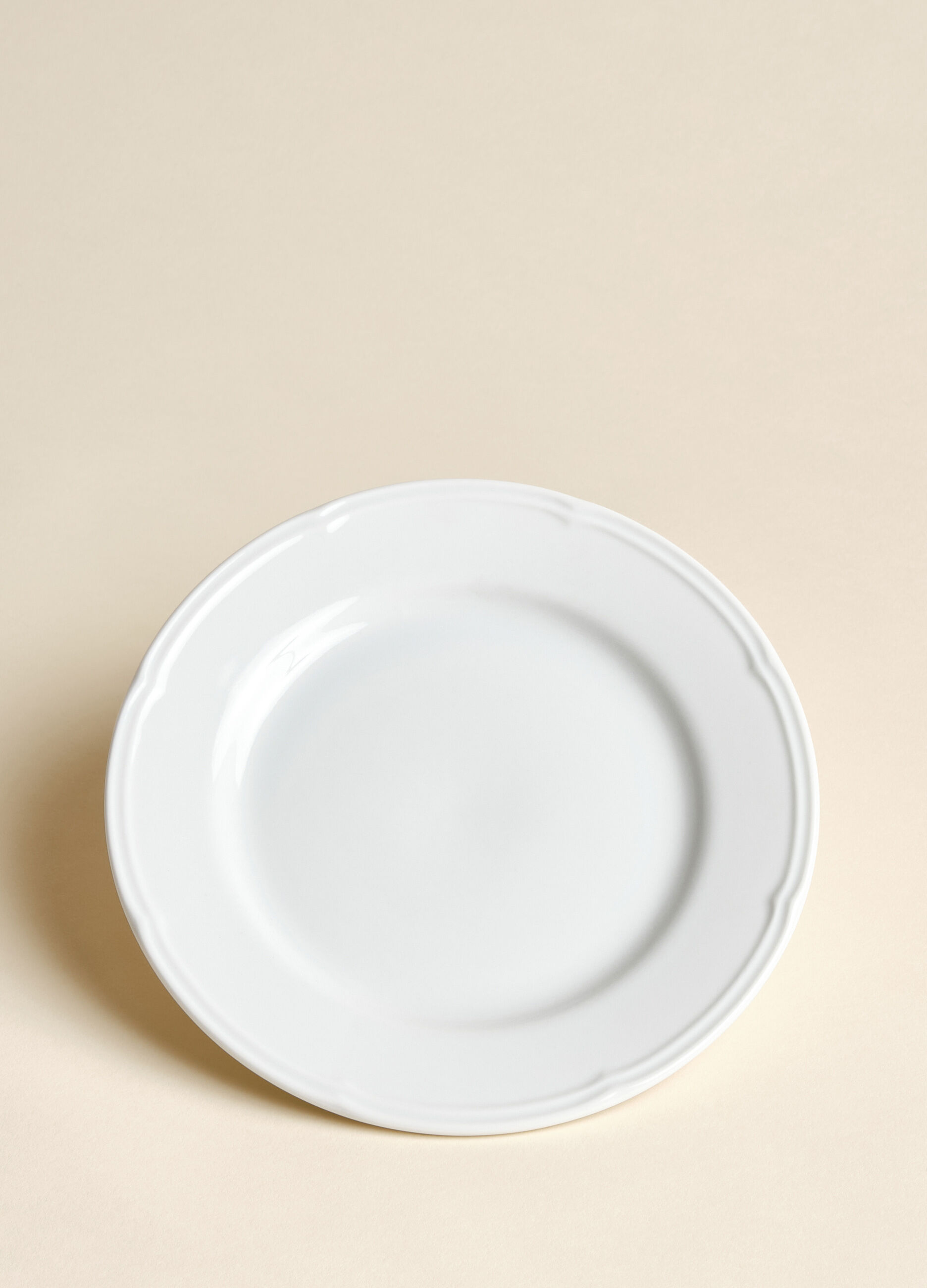 Ouverture plate in porcelain_1