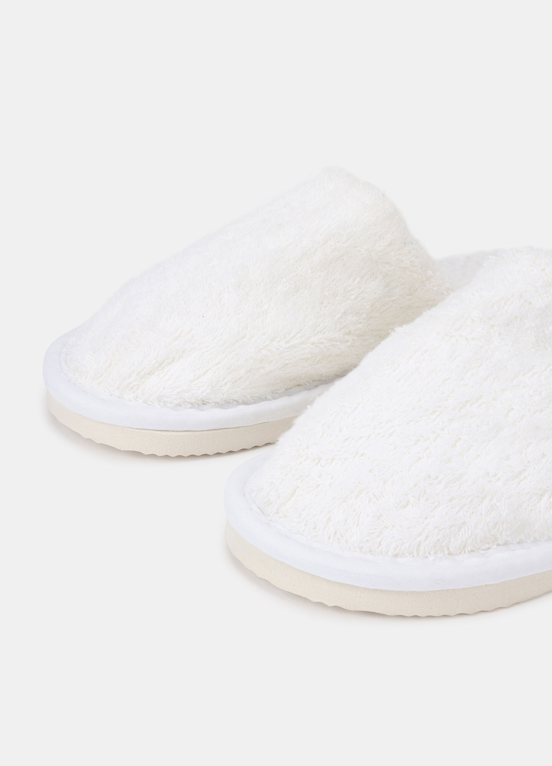 Pantofole con tomaia unica