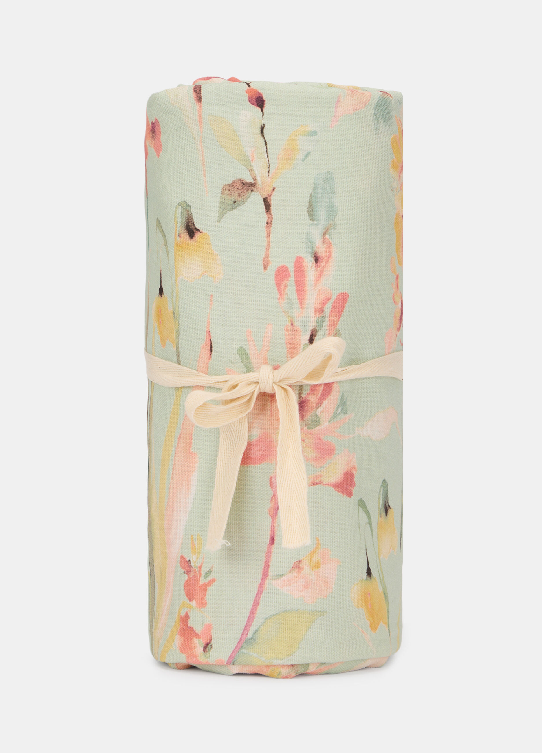 Telo decorativo con fiori su sfondo pastello_0