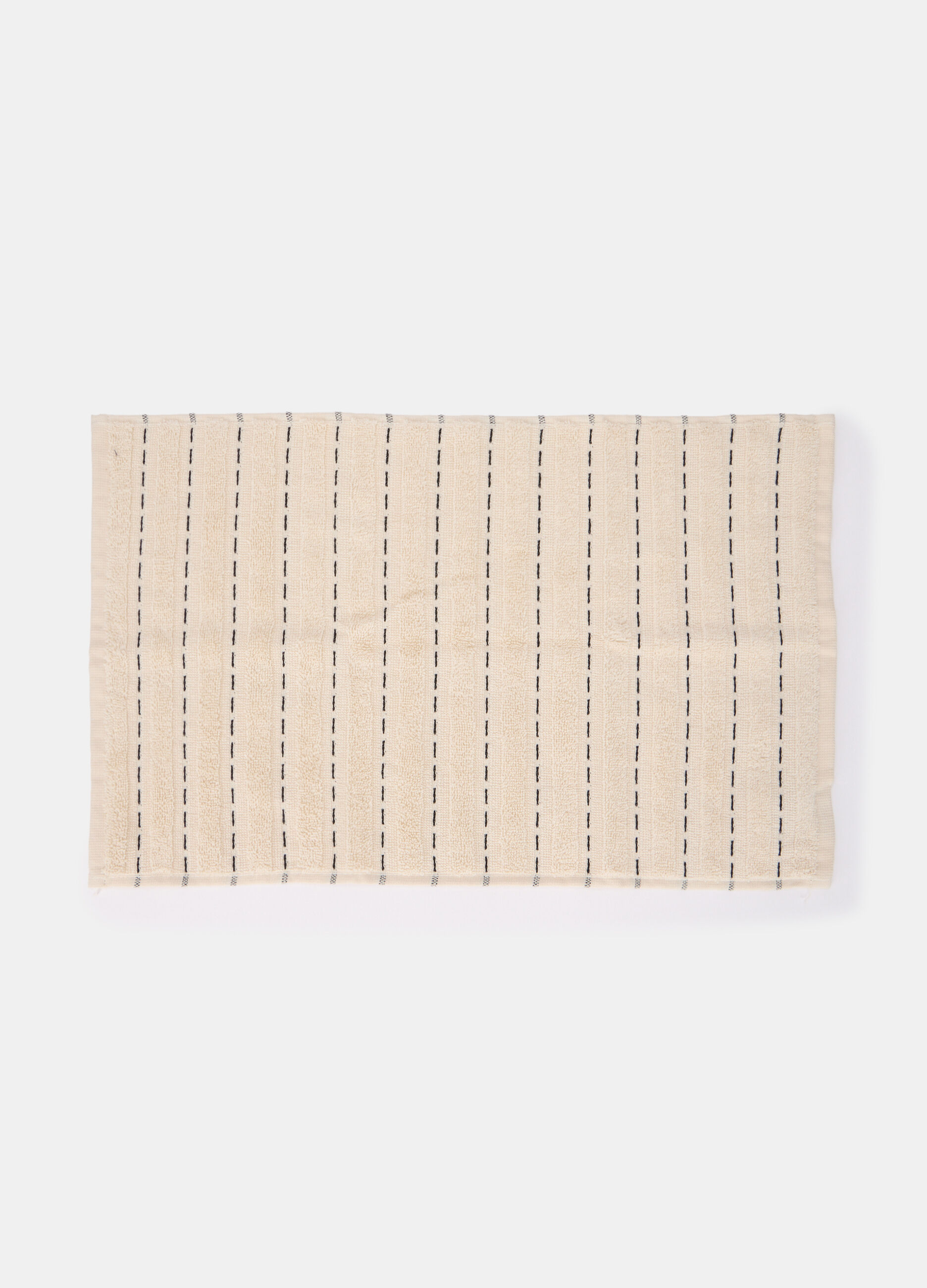 Asciugamano con inserti a contrasto_1