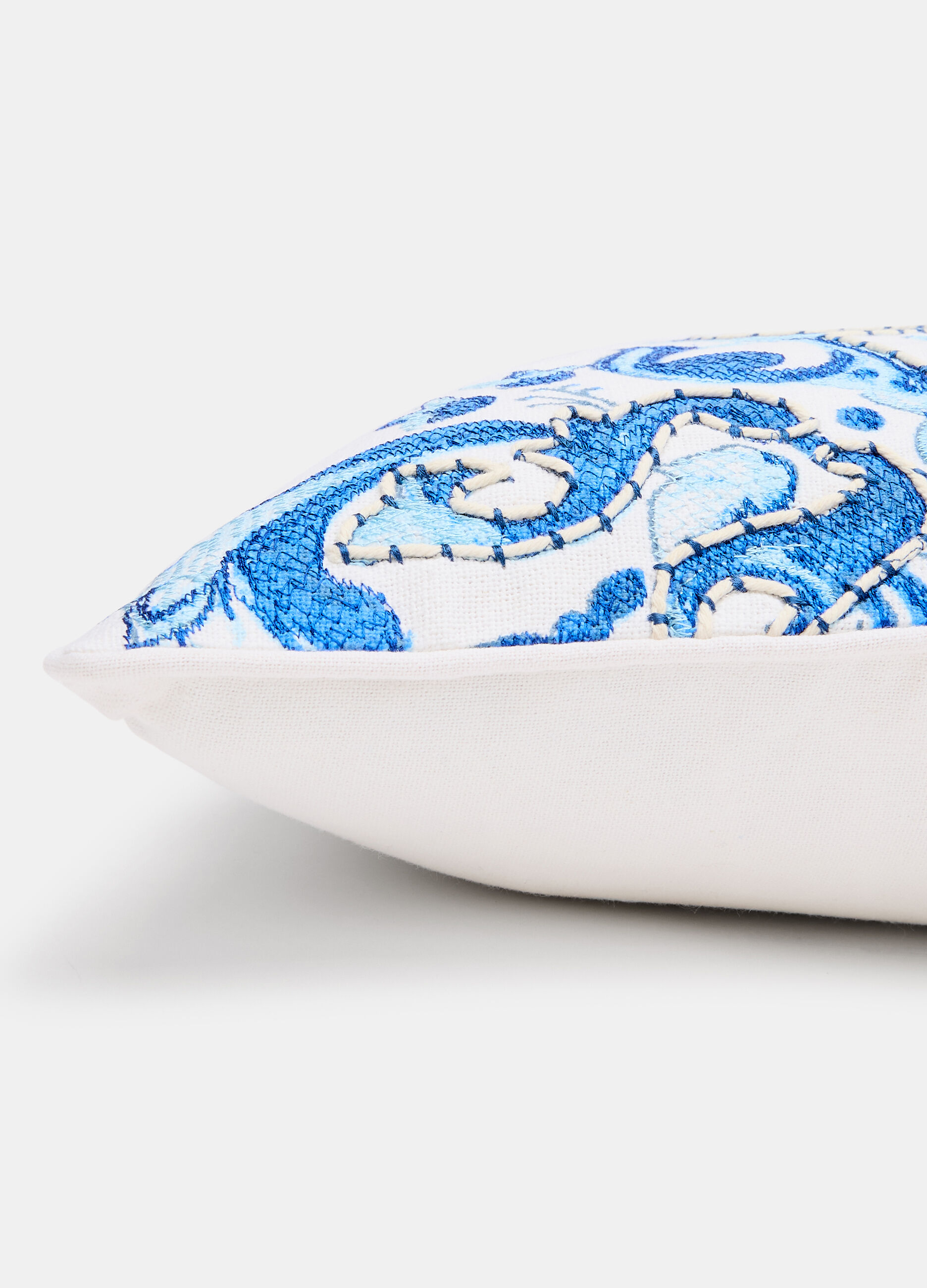 Rectangular filled cushion in embroidered cotton_1