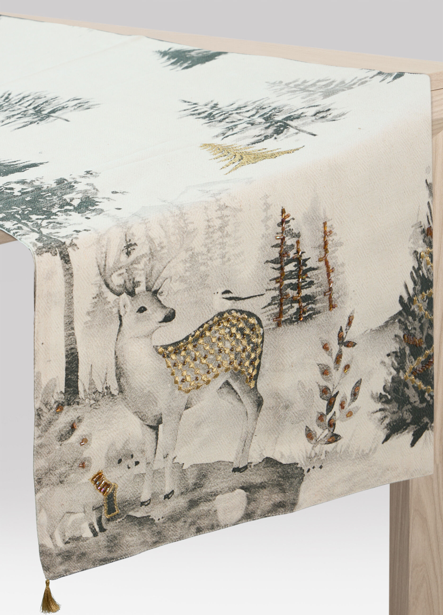 Runner in cotone con decorazioni ricamate_0