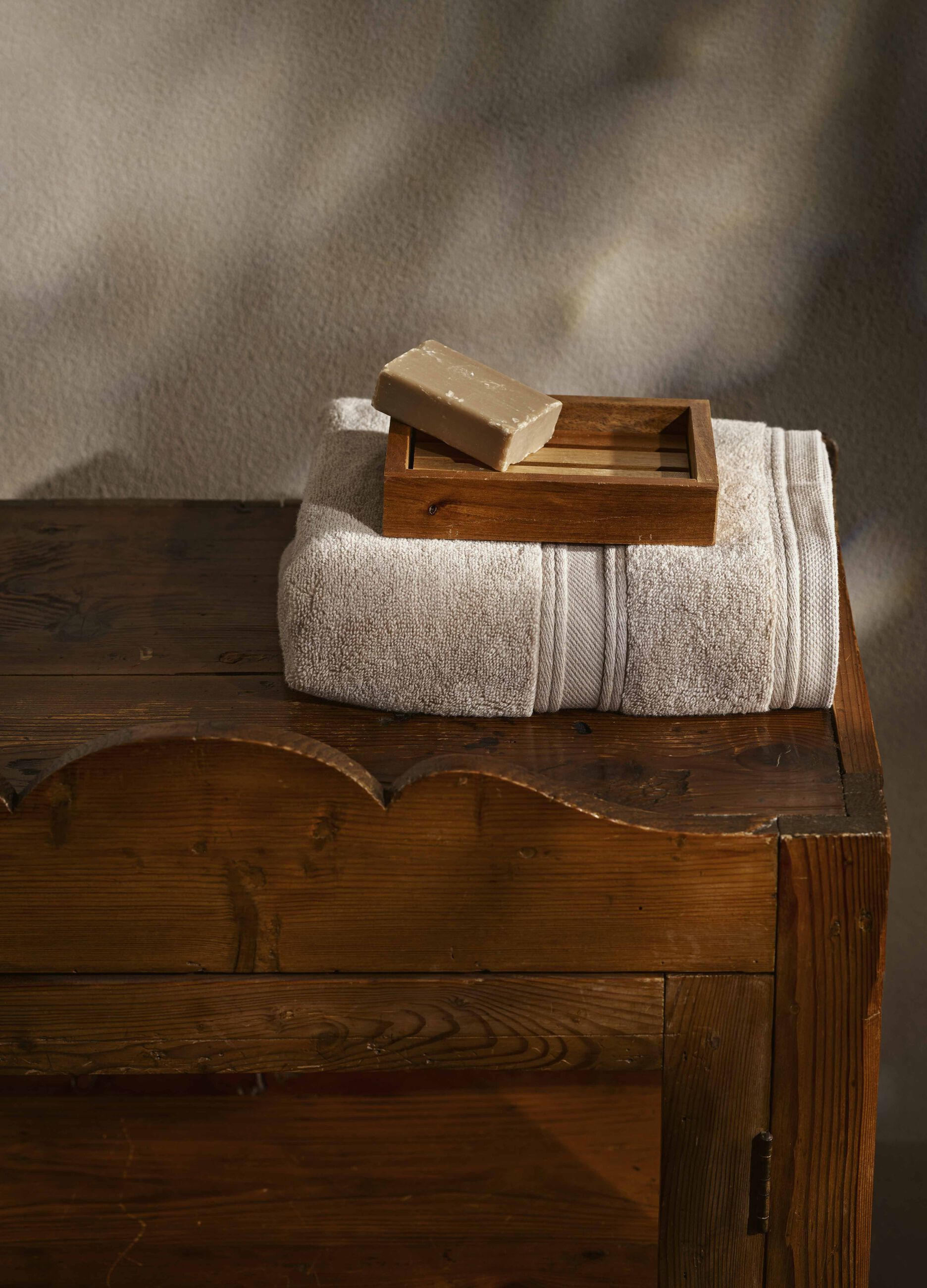 Soap dish in acacia wood_0