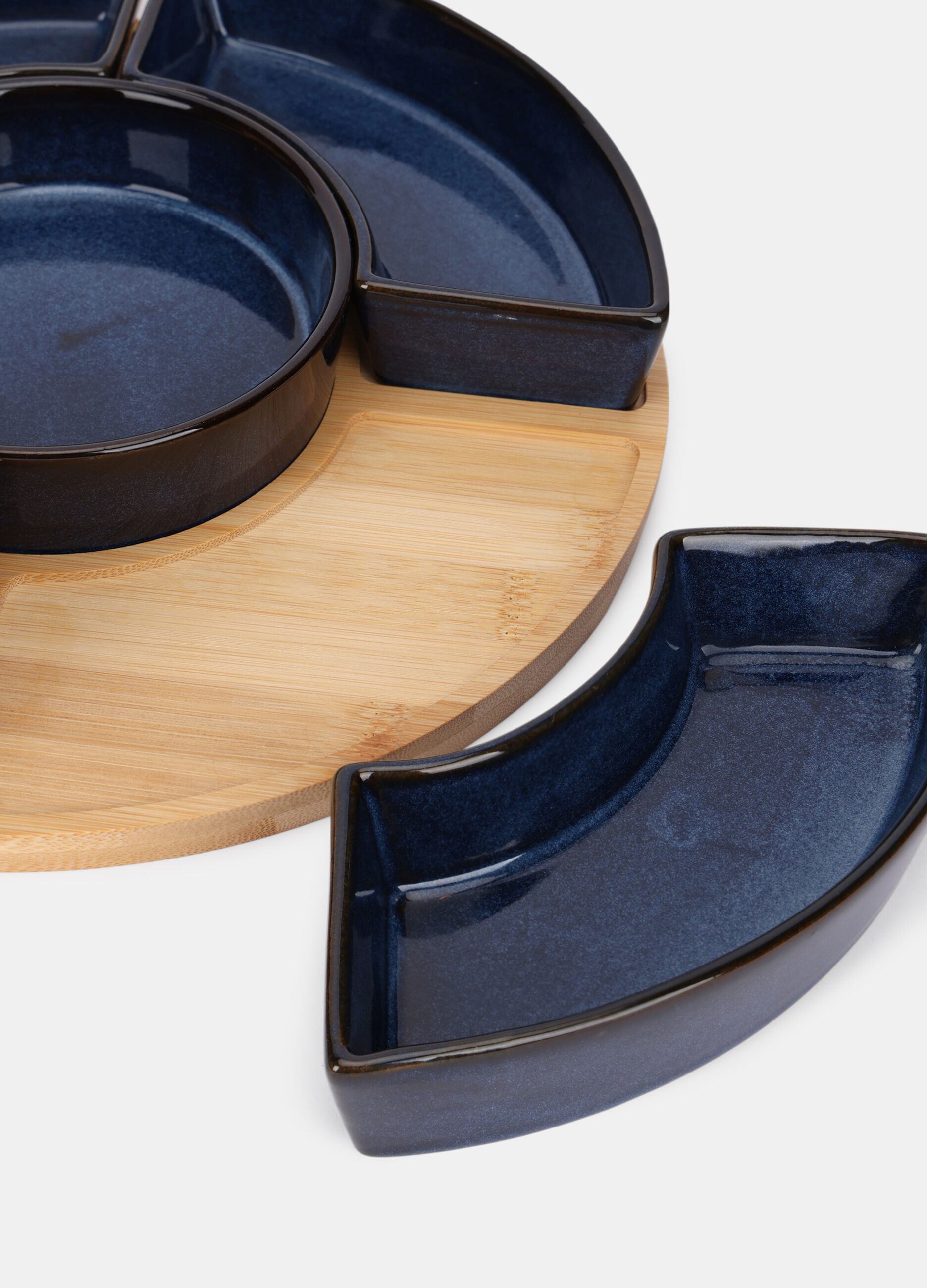 Vassoio rotondo con ciotole in ceramica_1