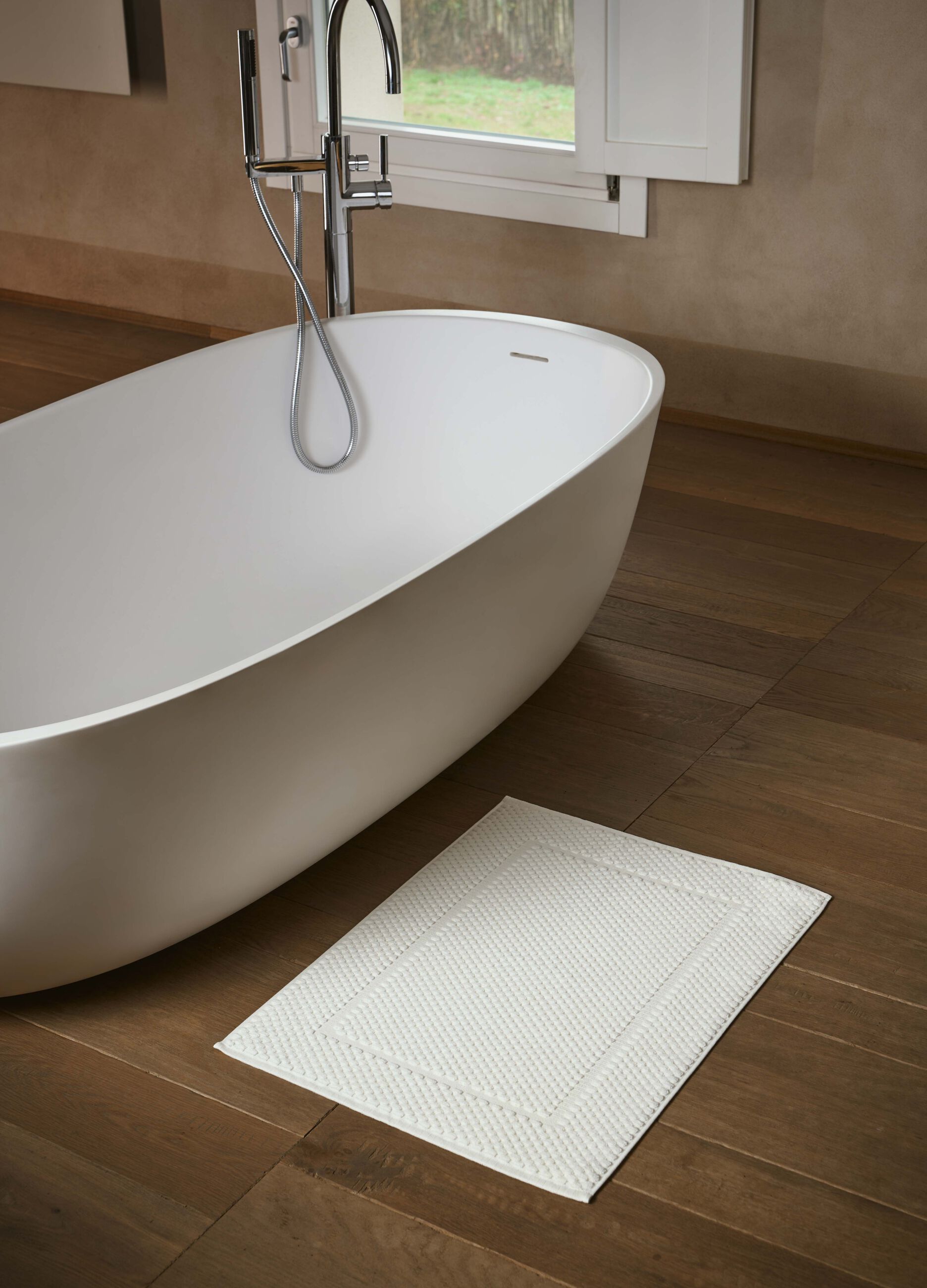 Tappetino per il bagno con motivo tridimensionale_0