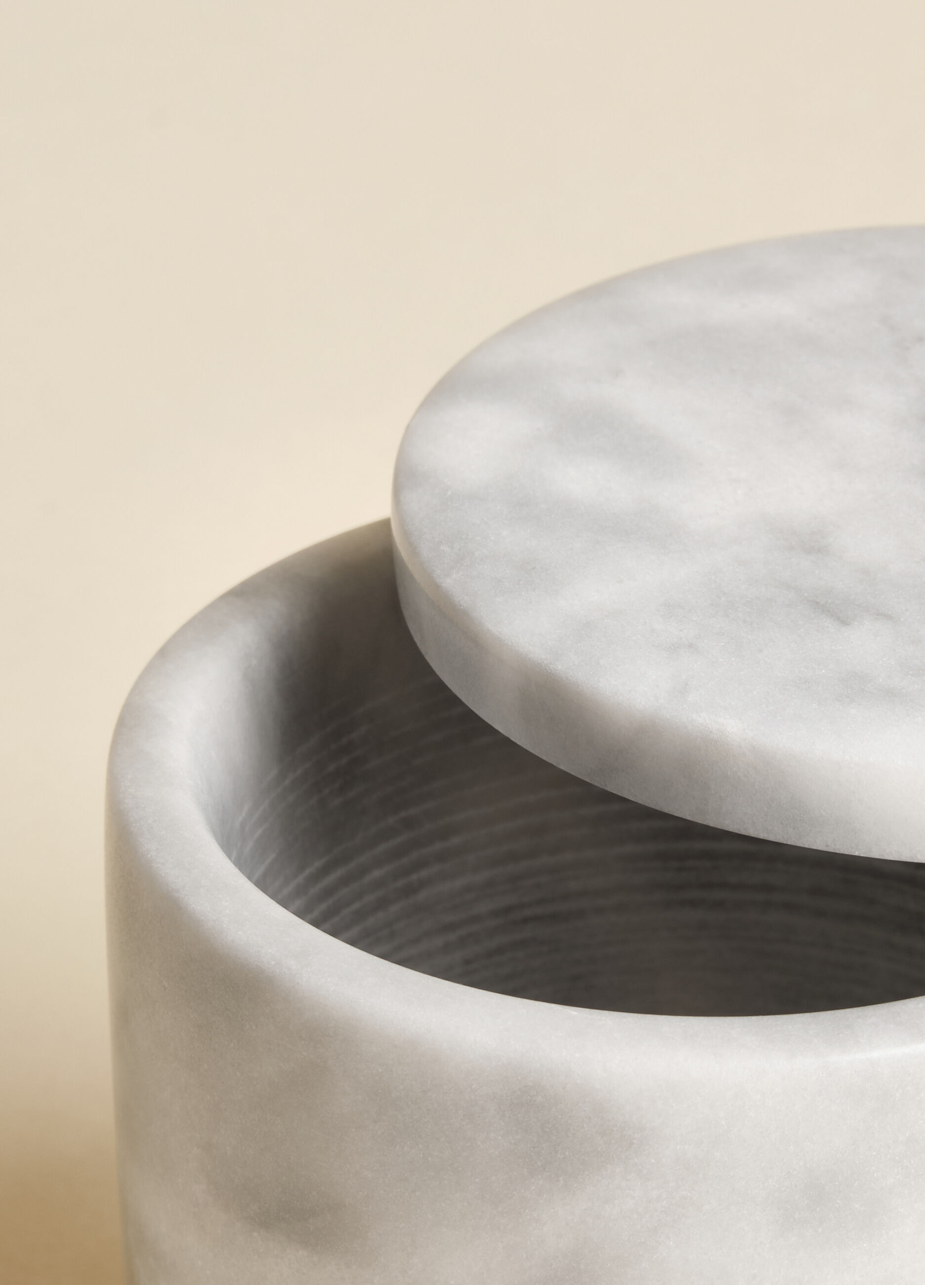 Bathroom container in marble_2