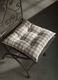 Square seat pad in quilted check._0