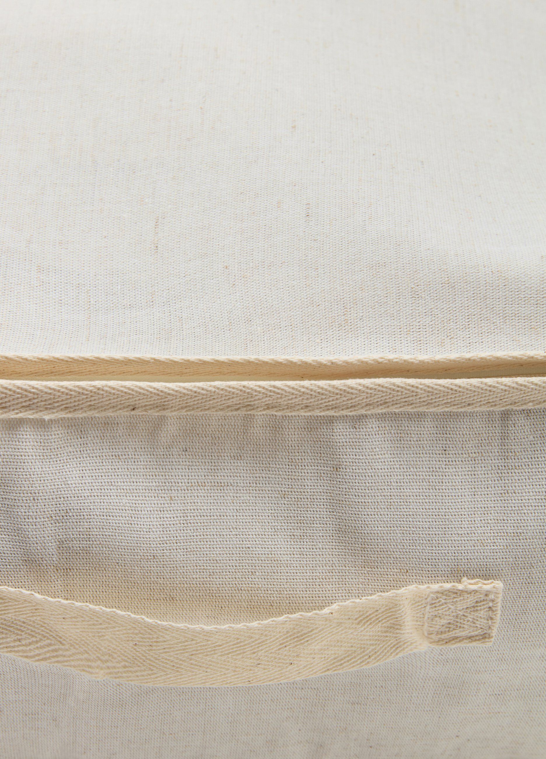 Container for blankets_1