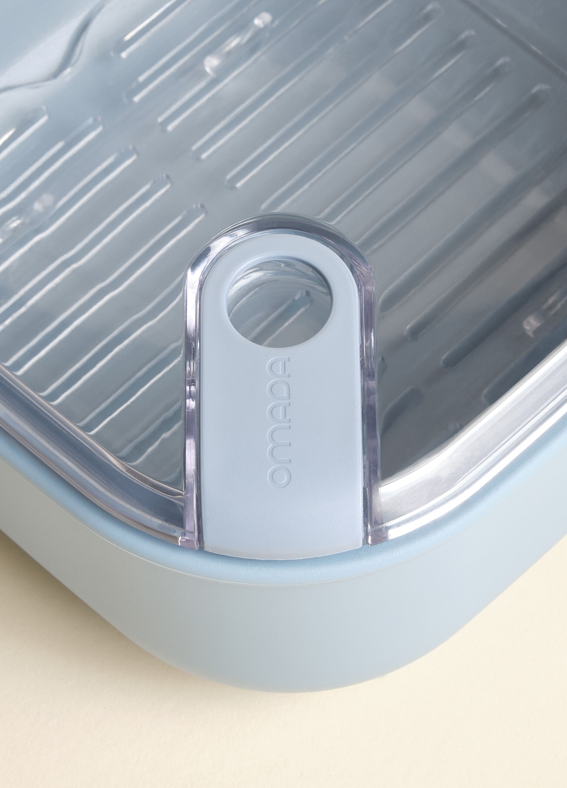 Contenitore per alimenti con doppio coperchio_2