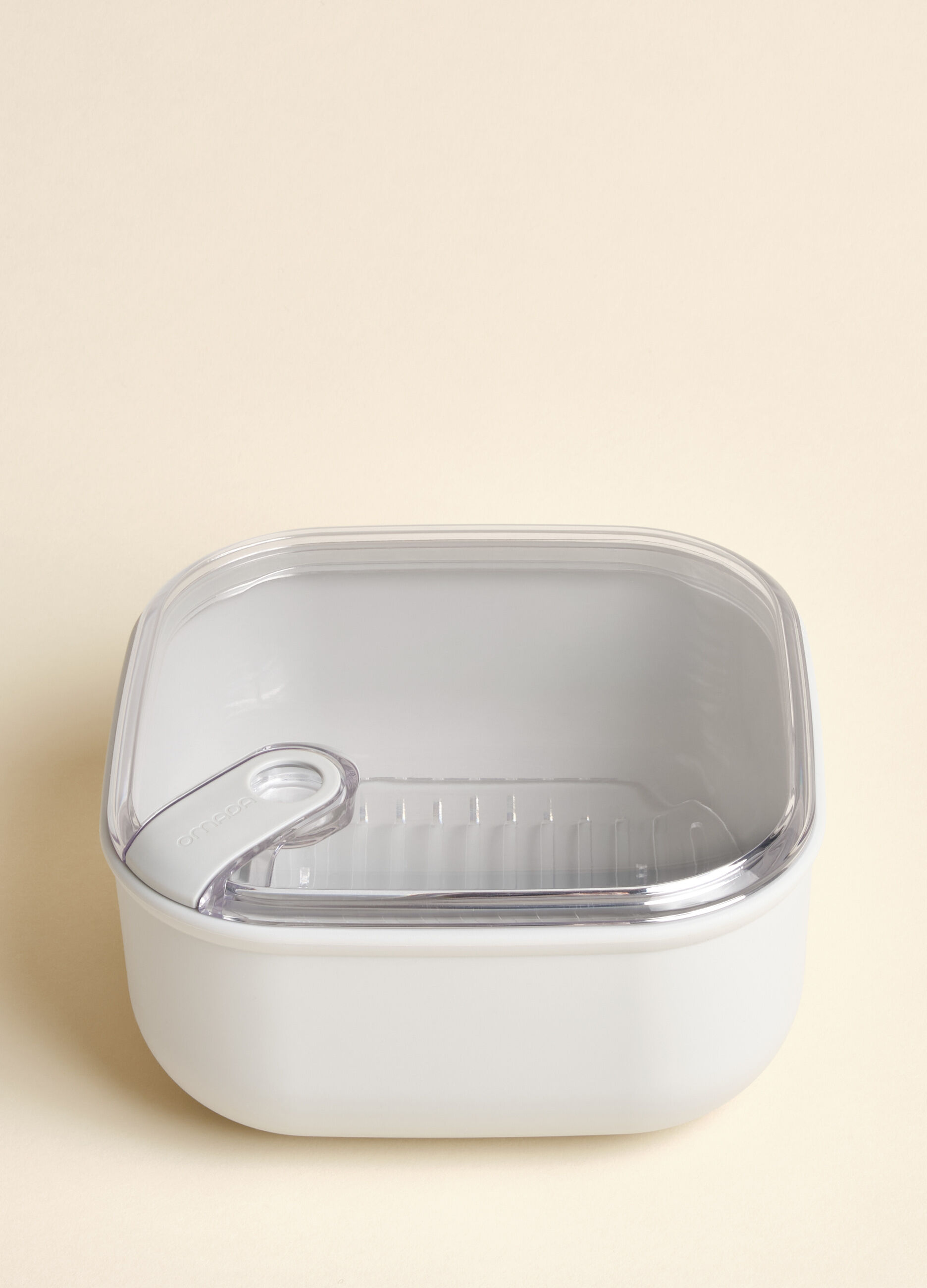Contenitore per alimenti con doppio coperchio_1