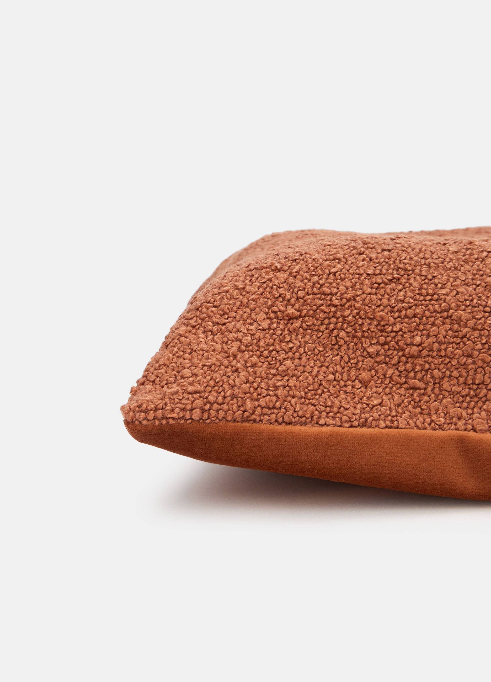 Cuscino imbottito con tessuto loop