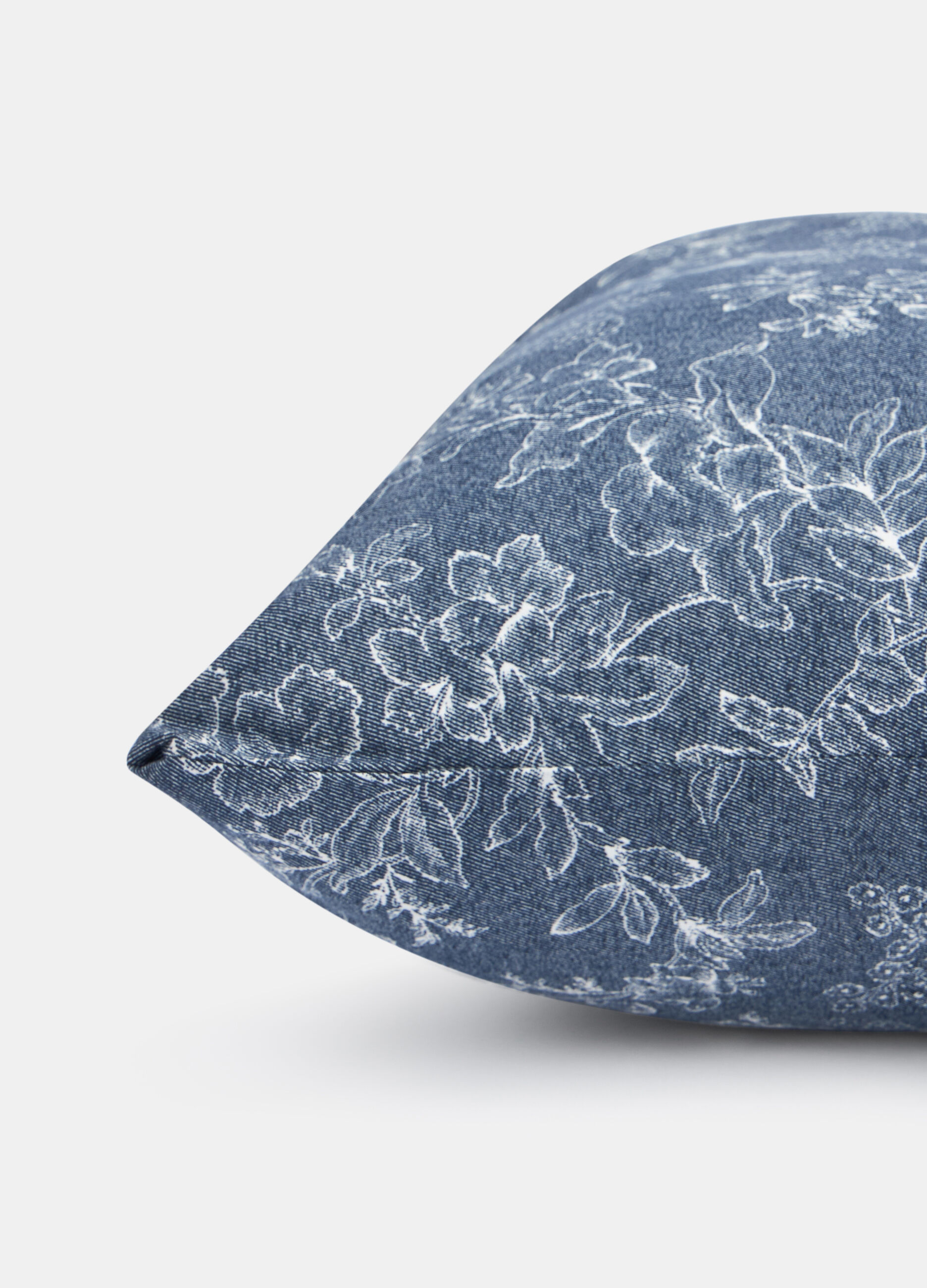 Square padded cushion in garment-washed fabric_1